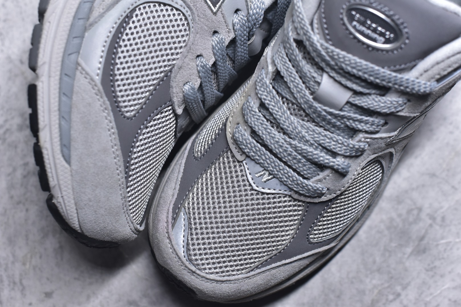 图片[8]-#New balance 2002R Fs 2002R 正宗原装六层组合大底 后掌ABZORB，后掌N-ERGY避震系统 大底N-DURANCE 从不弄虚作假 区别市面描漆一体大底， 皮料方面采用进口荔枝纹理头层磨砂 非市面❌错版猪八/二层磨砂 2002R分越南版和国产版， 1⃣️：越产颜色更深：更好看 国产颜色浅，略逊 2⃣️：越产版型更秀气，相同码数国产肉眼可见鞋型偏长 3⃣️：越产做工粗略 国产做工更为精致 综合以上几点 R版2002R留优去弊 保留国产的精致做工 融入越版的颜色与版型 做出让人赏心悦目的2002R 尺码：36 36.5 37 37.5 38 38.5 39.5 40 40.5 41.5 42 42.5 43 44 44.5 45-选品中心