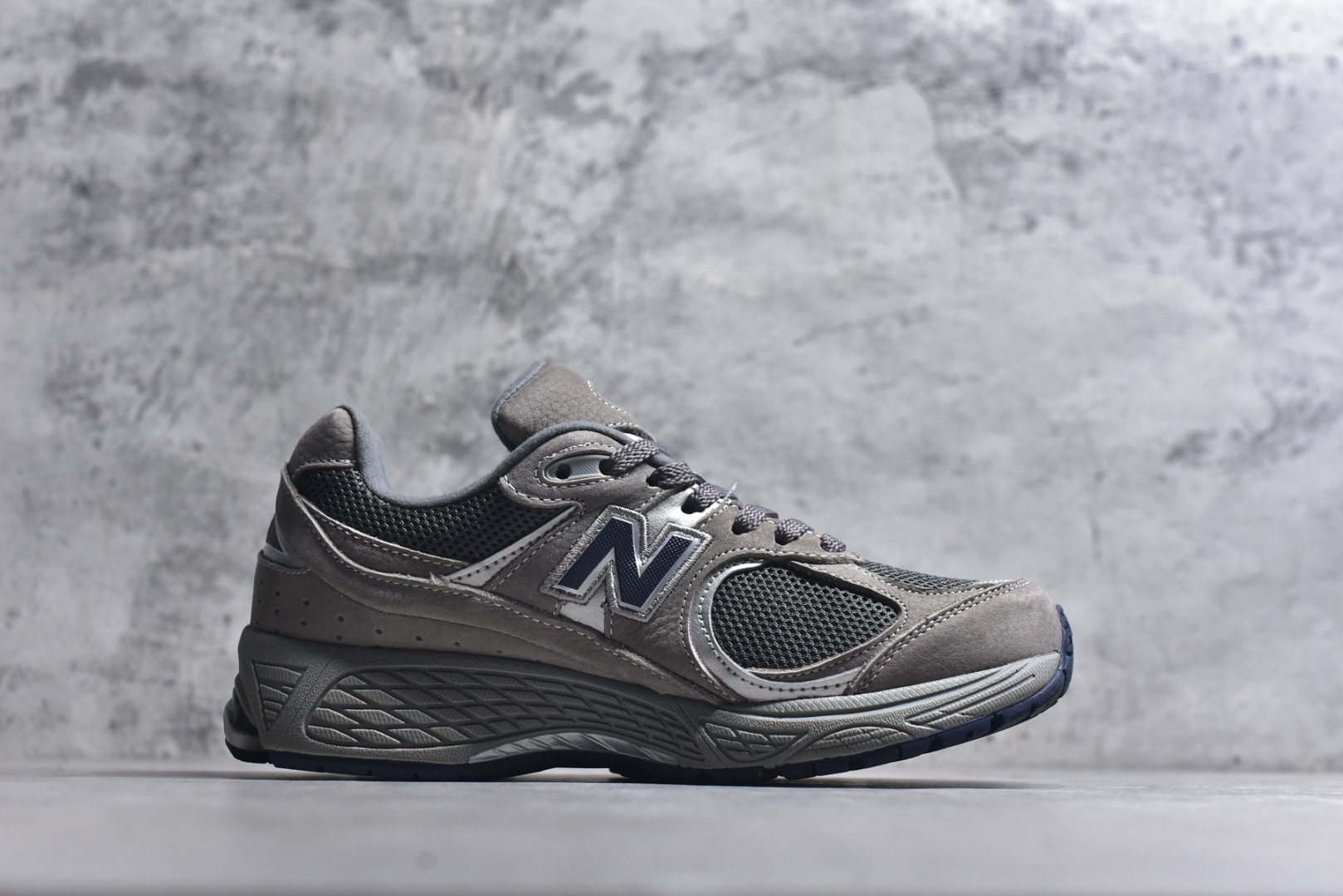 图片[3]-#New balance 2002R Fs 2002R 正宗原装六层组合大底 后掌ABZORB，后掌N-ERGY避震系统 大底N-DURANCE 从不弄虚作假 区别市面描漆一体大底， 皮料方面采用进口荔枝纹理头层磨砂 非市面❌错版猪八/二层磨砂 2002R分越南版和国产版， 1⃣️：越产颜色更深：更好看 国产颜色浅，略逊 2⃣️：越产版型更秀气，相同码数国产肉眼可见鞋型偏长 3⃣️：越产做工粗略 国产做工更为精致 综合以上几点 R版2002R留优去弊 保留国产的精致做工 融入越版的颜色与版型 做出让人赏心悦目的2002R 尺码：36 36.5 37 37.5 38 38.5 39.5 40 40.5 41.5 42 42.5 43 44 44.5 45-选品中心