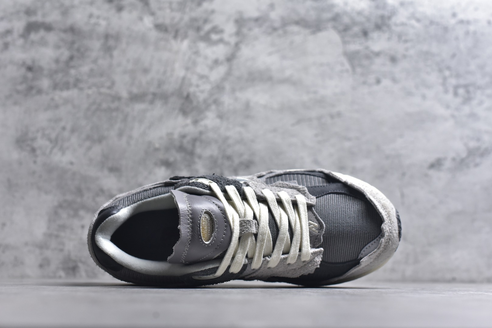 图片[4]-#New balance 2002R Fs 2002R 正宗原装六层组合大底 后掌ABZORB，后掌N-ERGY避震系统 大底N-DURANCE 从不弄虚作假 区别市面描漆一体大底， 皮料方面采用进口荔枝纹理头层磨砂 非市面❌错版猪八/二层磨砂 2002R分越南版和国产版， 1⃣️：越产颜色更深：更好看 国产颜色浅，略逊 2⃣️：越产版型更秀气，相同码数国产肉眼可见鞋型偏长 3⃣️：越产做工粗略 国产做工更为精致 综合以上几点 R版2002R留优去弊 保留国产的精致做工 融入越版的颜色与版型 做出让人赏心悦目的2002R 尺码：36 36.5 37 37.5 38 38.5 39.5 40 40.5 41.5 42 42.5 43 44 44.5 45-选品中心