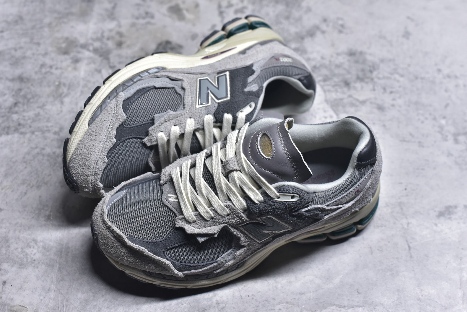 图片[7]-#New balance 2002R Fs 2002R 正宗原装六层组合大底 后掌ABZORB，后掌N-ERGY避震系统 大底N-DURANCE 从不弄虚作假 区别市面描漆一体大底， 皮料方面采用进口荔枝纹理头层磨砂 非市面❌错版猪八/二层磨砂 2002R分越南版和国产版， 1⃣️：越产颜色更深：更好看 国产颜色浅，略逊 2⃣️：越产版型更秀气，相同码数国产肉眼可见鞋型偏长 3⃣️：越产做工粗略 国产做工更为精致 综合以上几点 R版2002R留优去弊 保留国产的精致做工 融入越版的颜色与版型 做出让人赏心悦目的2002R 尺码：36 36.5 37 37.5 38 38.5 39.5 40 40.5 41.5 42 42.5 43 44 44.5 45-选品中心
