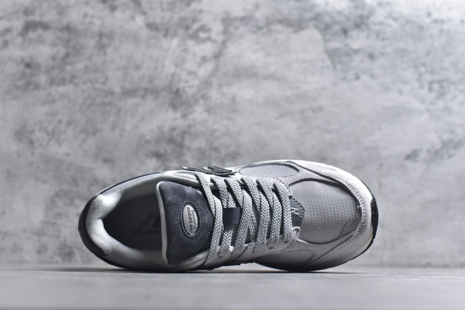 图片[4]-#New balance 2002R Fs 2002R 正宗原装六层组合大底 后掌ABZORB，后掌N-ERGY避震系统 大底N-DURANCE 从不弄虚作假 区别市面描漆一体大底， 皮料方面采用进口荔枝纹理头层磨砂 非市面❌错版猪八/二层磨砂 2002R分越南版和国产版， 1⃣️：越产颜色更深：更好看 国产颜色浅，略逊 2⃣️：越产版型更秀气，相同码数国产肉眼可见鞋型偏长 3⃣️：越产做工粗略 国产做工更为精致 综合以上几点 R版2002R留优去弊 保留国产的精致做工 融入越版的颜色与版型 做出让人赏心悦目的2002R 尺码：36 36.5 37 37.5 38 38.5 39.5 40 40.5 41.5 42 42.5 43 44 44.5 45-选品中心