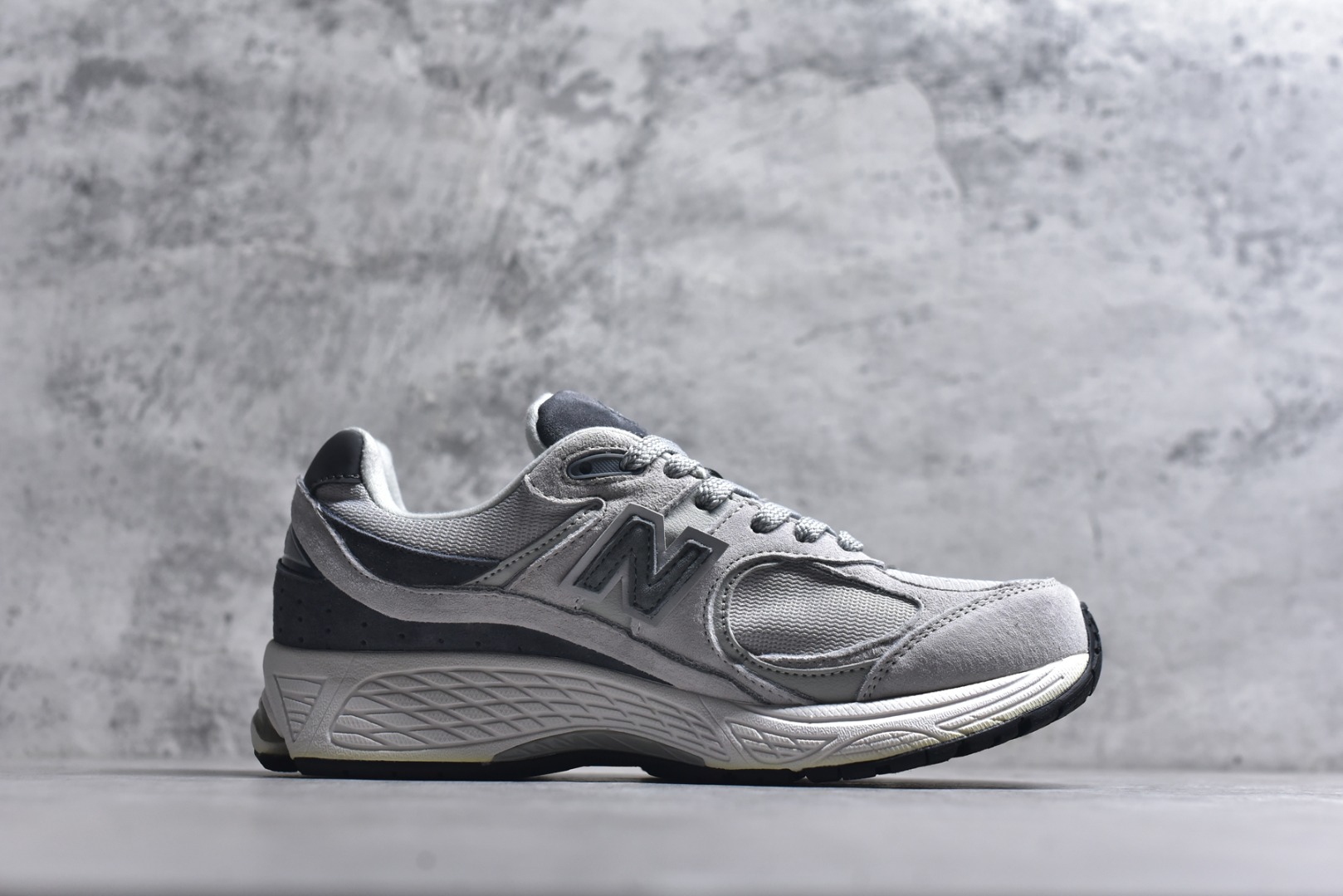 图片[3]-#New balance 2002R Fs 2002R 正宗原装六层组合大底 后掌ABZORB，后掌N-ERGY避震系统 大底N-DURANCE 从不弄虚作假 区别市面描漆一体大底， 皮料方面采用进口荔枝纹理头层磨砂 非市面❌错版猪八/二层磨砂 2002R分越南版和国产版， 1⃣️：越产颜色更深：更好看 国产颜色浅，略逊 2⃣️：越产版型更秀气，相同码数国产肉眼可见鞋型偏长 3⃣️：越产做工粗略 国产做工更为精致 综合以上几点 R版2002R留优去弊 保留国产的精致做工 融入越版的颜色与版型 做出让人赏心悦目的2002R 尺码：36 36.5 37 37.5 38 38.5 39.5 40 40.5 41.5 42 42.5 43 44 44.5 45-选品中心