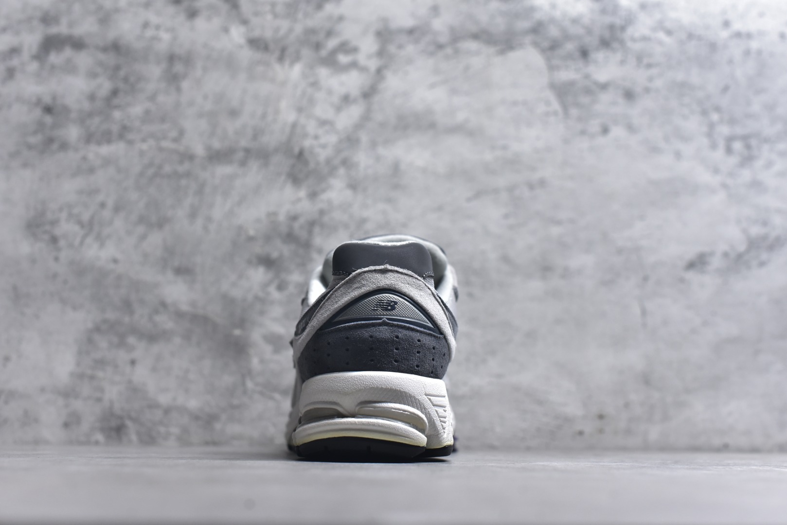 图片[5]-#New balance 2002R Fs 2002R 正宗原装六层组合大底 后掌ABZORB，后掌N-ERGY避震系统 大底N-DURANCE 从不弄虚作假 区别市面描漆一体大底， 皮料方面采用进口荔枝纹理头层磨砂 非市面❌错版猪八/二层磨砂 2002R分越南版和国产版， 1⃣️：越产颜色更深：更好看 国产颜色浅，略逊 2⃣️：越产版型更秀气，相同码数国产肉眼可见鞋型偏长 3⃣️：越产做工粗略 国产做工更为精致 综合以上几点 R版2002R留优去弊 保留国产的精致做工 融入越版的颜色与版型 做出让人赏心悦目的2002R 尺码：36 36.5 37 37.5 38 38.5 39.5 40 40.5 41.5 42 42.5 43 44 44.5 45-选品中心