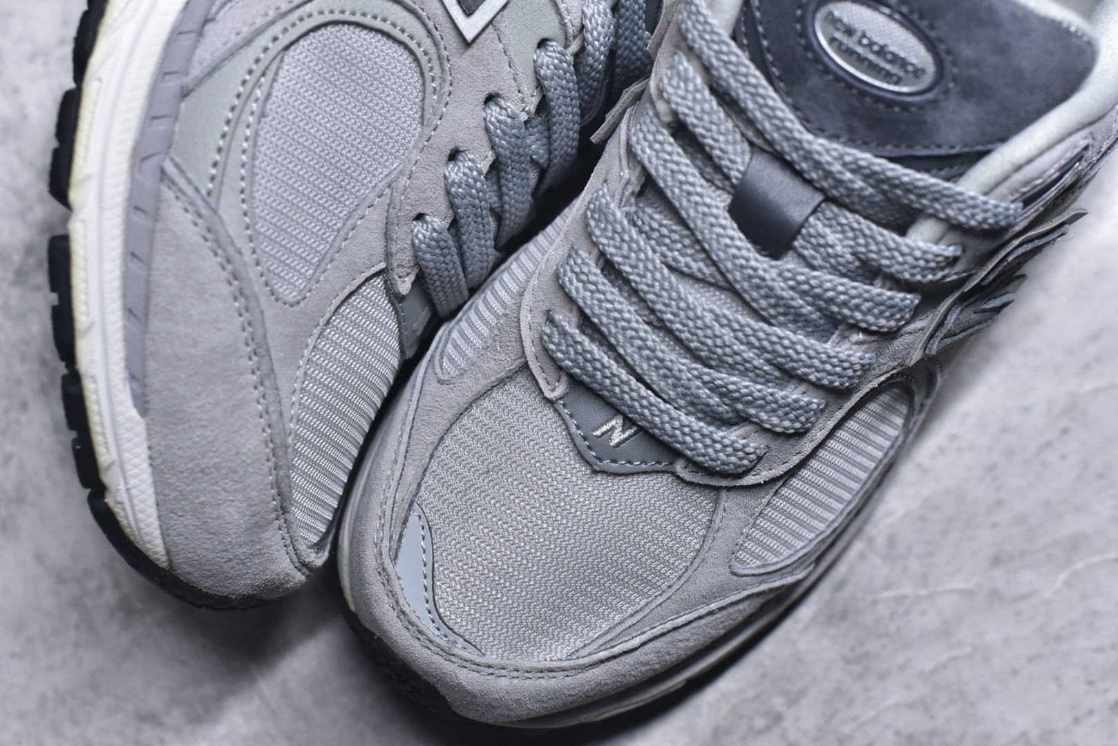 图片[8]-#New balance 2002R Fs 2002R 正宗原装六层组合大底 后掌ABZORB，后掌N-ERGY避震系统 大底N-DURANCE 从不弄虚作假 区别市面描漆一体大底， 皮料方面采用进口荔枝纹理头层磨砂 非市面❌错版猪八/二层磨砂 2002R分越南版和国产版， 1⃣️：越产颜色更深：更好看 国产颜色浅，略逊 2⃣️：越产版型更秀气，相同码数国产肉眼可见鞋型偏长 3⃣️：越产做工粗略 国产做工更为精致 综合以上几点 R版2002R留优去弊 保留国产的精致做工 融入越版的颜色与版型 做出让人赏心悦目的2002R 尺码：36 36.5 37 37.5 38 38.5 39.5 40 40.5 41.5 42 42.5 43 44 44.5 45-选品中心