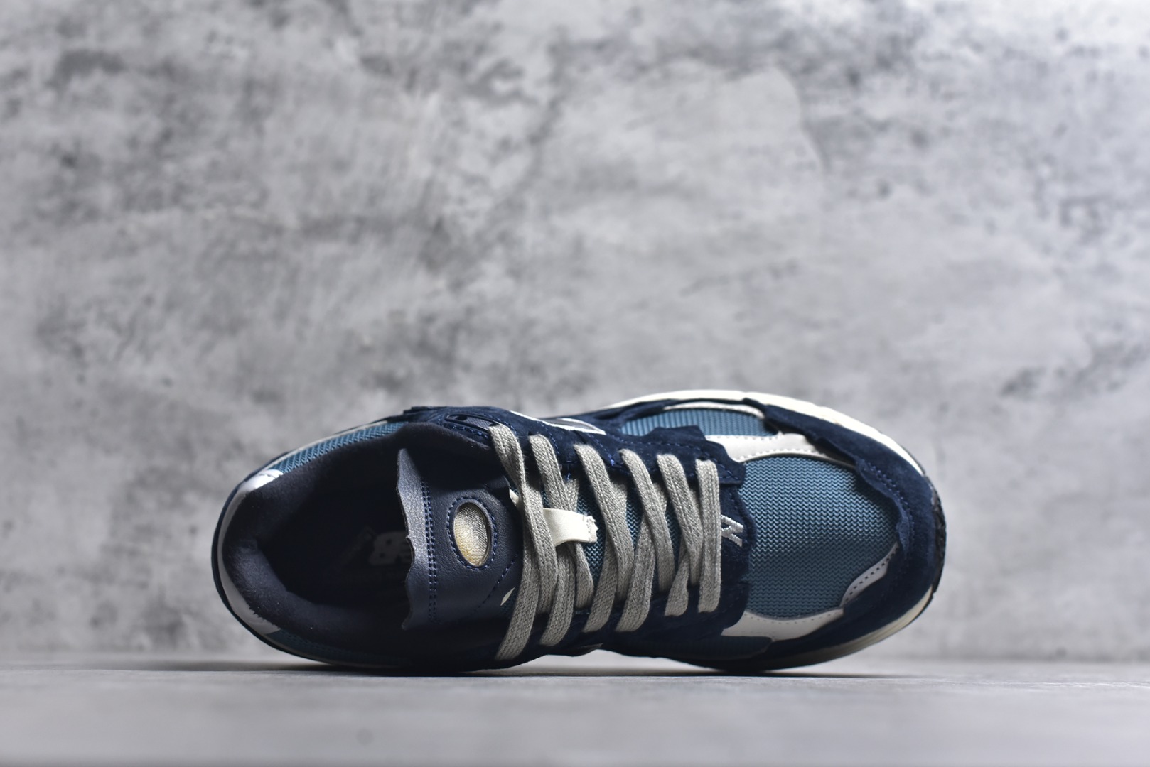 图片[4]-#New balance 2002R Fs 2002R 正宗原装六层组合大底 后掌ABZORB，后掌N-ERGY避震系统 大底N-DURANCE 从不弄虚作假 区别市面描漆一体大底， 皮料方面采用进口荔枝纹理头层磨砂 非市面❌错版猪八/二层磨砂 2002R分越南版和国产版， 1⃣️：越产颜色更深：更好看 国产颜色浅，略逊 2⃣️：越产版型更秀气，相同码数国产肉眼可见鞋型偏长 3⃣️：越产做工粗略 国产做工更为精致 综合以上几点 R版2002R留优去弊 保留国产的精致做工 融入越版的颜色与版型 做出让人赏心悦目的2002R 尺码：36 36.5 37 37.5 38 38.5 39.5 40 40.5 41.5 42 42.5 43 44 44.5 45-选品中心