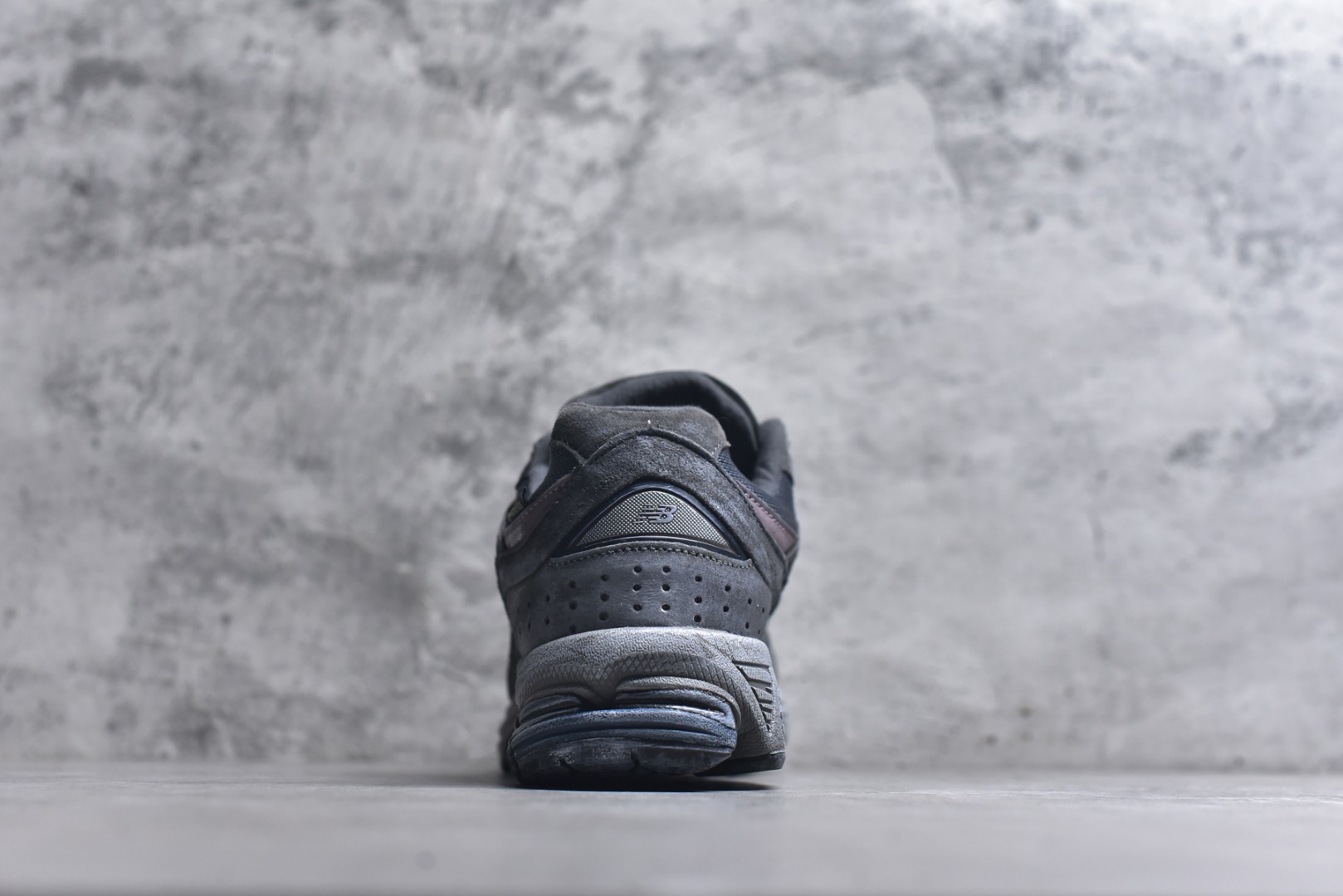 图片[5]-#New balance 2002R Fs 2002R 正宗原装六层组合大底 后掌ABZORB，后掌N-ERGY避震系统 大底N-DURANCE 从不弄虚作假 区别市面描漆一体大底， 皮料方面采用进口荔枝纹理头层磨砂 非市面❌错版猪八/二层磨砂 2002R分越南版和国产版， 1⃣️：越产颜色更深：更好看 国产颜色浅，略逊 2⃣️：越产版型更秀气，相同码数国产肉眼可见鞋型偏长 3⃣️：越产做工粗略 国产做工更为精致 综合以上几点 R版2002R留优去弊 保留国产的精致做工 融入越版的颜色与版型 做出让人赏心悦目的2002R 尺码：36 36.5 37 37.5 38 38.5 39.5 40 40.5 41.5 42 42.5 43 44 44.5 45-选品中心