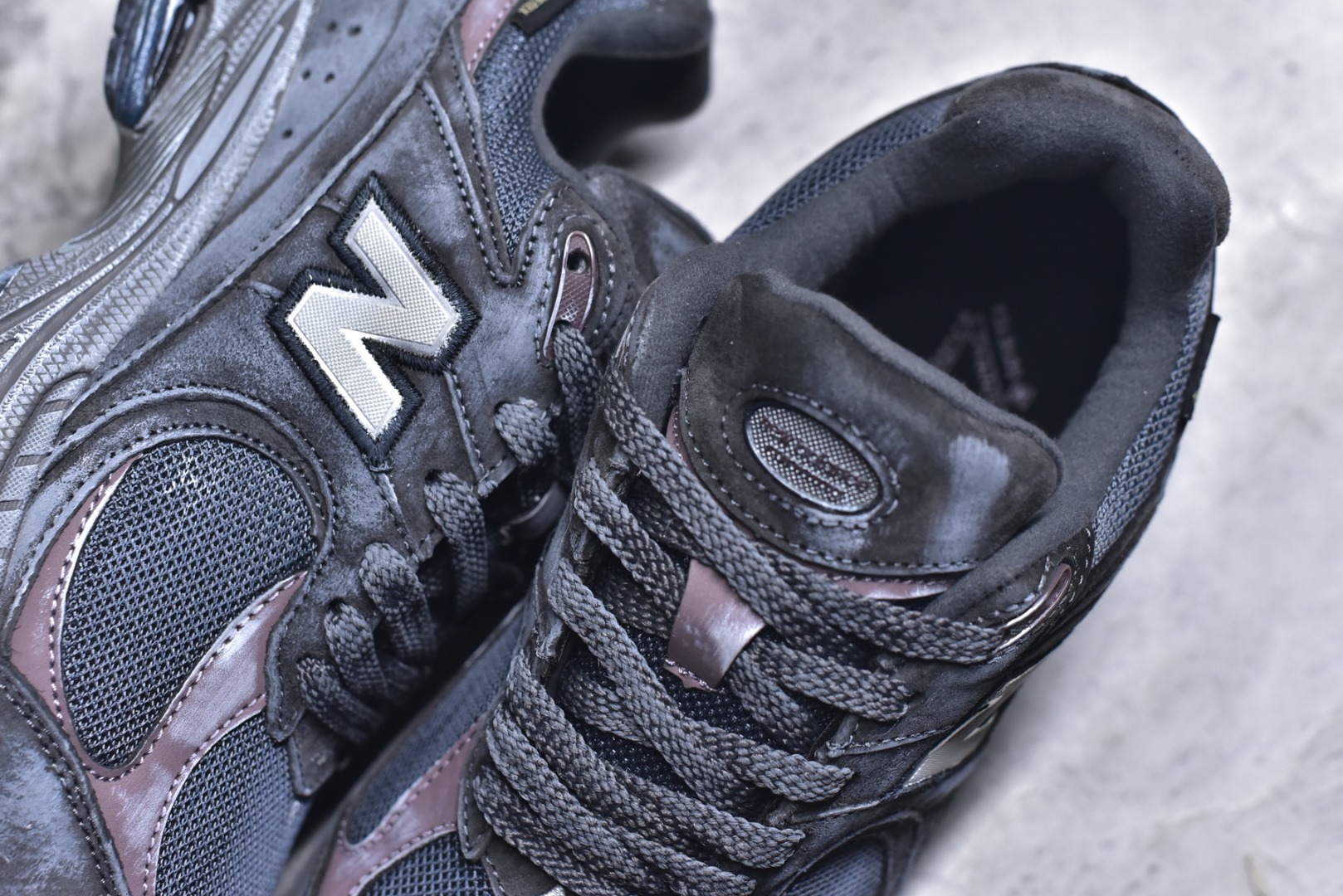 图片[9]-#New balance 2002R Fs 2002R 正宗原装六层组合大底 后掌ABZORB，后掌N-ERGY避震系统 大底N-DURANCE 从不弄虚作假 区别市面描漆一体大底， 皮料方面采用进口荔枝纹理头层磨砂 非市面❌错版猪八/二层磨砂 2002R分越南版和国产版， 1⃣️：越产颜色更深：更好看 国产颜色浅，略逊 2⃣️：越产版型更秀气，相同码数国产肉眼可见鞋型偏长 3⃣️：越产做工粗略 国产做工更为精致 综合以上几点 R版2002R留优去弊 保留国产的精致做工 融入越版的颜色与版型 做出让人赏心悦目的2002R 尺码：36 36.5 37 37.5 38 38.5 39.5 40 40.5 41.5 42 42.5 43 44 44.5 45-选品中心
