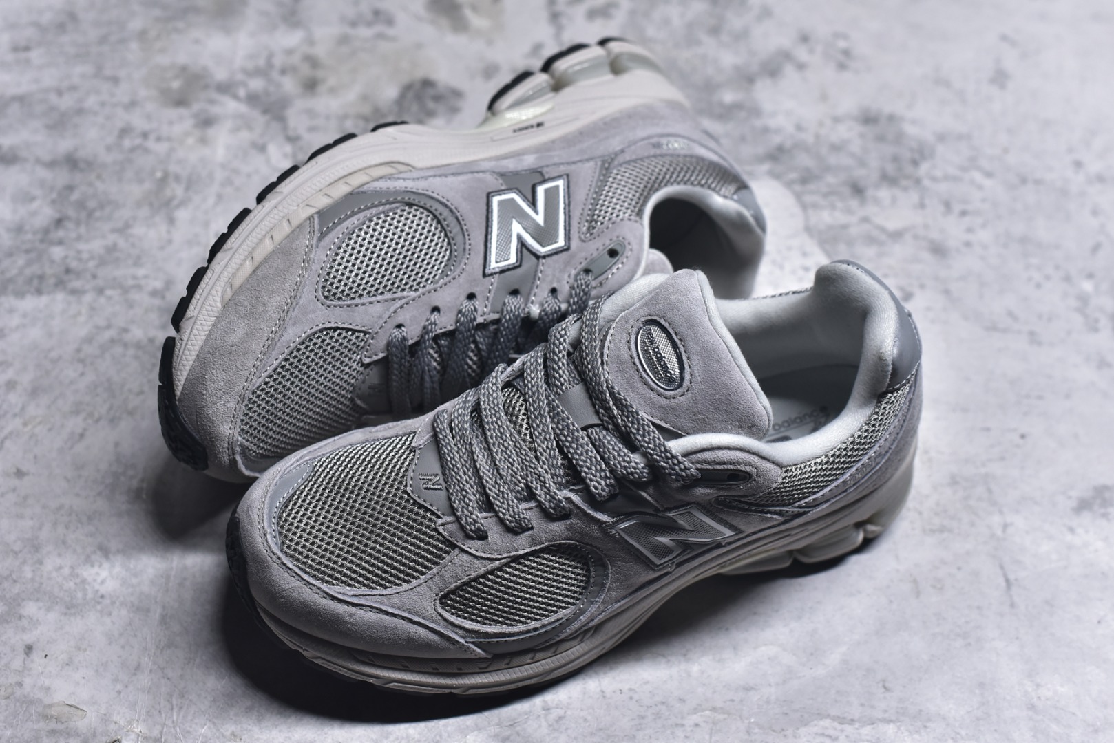 图片[7]-#New balance 2002R Fs 2002R 正宗原装六层组合大底 后掌ABZORB，后掌N-ERGY避震系统 大底N-DURANCE 从不弄虚作假 区别市面描漆一体大底， 皮料方面采用进口荔枝纹理头层磨砂 非市面❌错版猪八/二层磨砂 2002R分越南版和国产版， 1⃣️：越产颜色更深：更好看 国产颜色浅，略逊 2⃣️：越产版型更秀气，相同码数国产肉眼可见鞋型偏长 3⃣️：越产做工粗略 国产做工更为精致 综合以上几点 R版2002R留优去弊 保留国产的精致做工 融入越版的颜色与版型 做出让人赏心悦目的2002R 尺码：36 36.5 37 37.5 38 38.5 39.5 40 40.5 41.5 42 42.5 43 44 44.5 45-选品中心