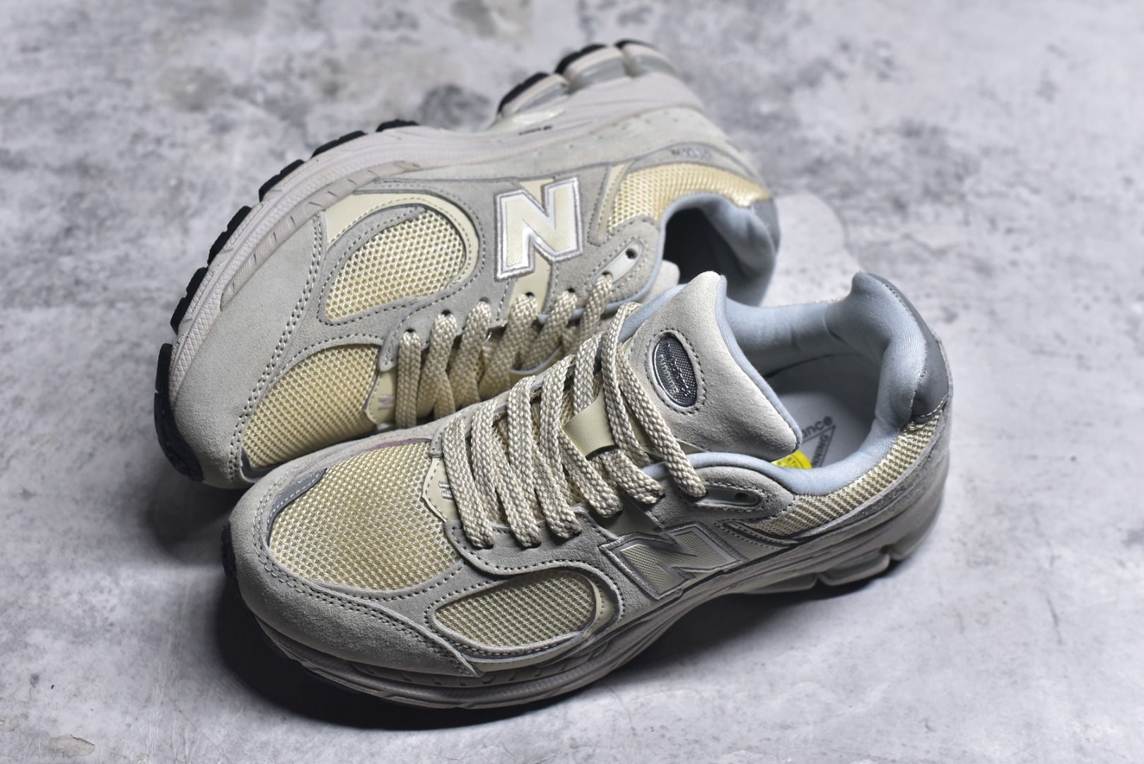 图片[7]-#New balance 2002R Fs 2002R 正宗原装六层组合大底 后掌ABZORB，后掌N-ERGY避震系统 大底N-DURANCE 从不弄虚作假 区别市面描漆一体大底， 皮料方面采用进口荔枝纹理头层磨砂 非市面❌错版猪八/二层磨砂 2002R分越南版和国产版， 1⃣️：越产颜色更深：更好看 国产颜色浅，略逊 2⃣️：越产版型更秀气，相同码数国产肉眼可见鞋型偏长 3⃣️：越产做工粗略 国产做工更为精致 综合以上几点 R版2002R留优去弊 保留国产的精致做工 融入越版的颜色与版型 做出让人赏心悦目的2002R 尺码：36 36.5 37 37.5 38 38.5 39.5 40 40.5 41.5 42 42.5 43 44 44.5 45-选品中心