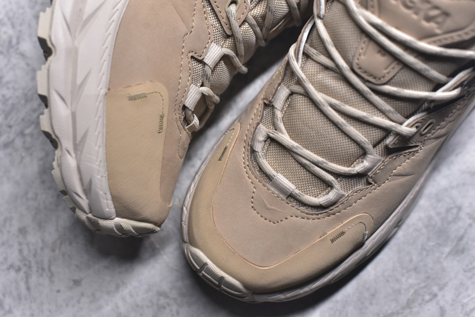 图片[8]-#HOKA ONE ONE Kaha 2 GTX 耐磨減震户外功能运动鞋 具有品着的重量与坐垫比 可提供顶级性能和顶级毛绒 这款低帮徒步旅行者采用带 SwallowTail™ 几何形状的HUBBLE® 鞋跟进行了更新 配备带牵引凸耳的 Vibram® Megagrip 以增加地面接触 这款开创性款式精心制作 采用GORE-TEX 鞋类面料和再生纺织品 尺码：39-46-选品中心