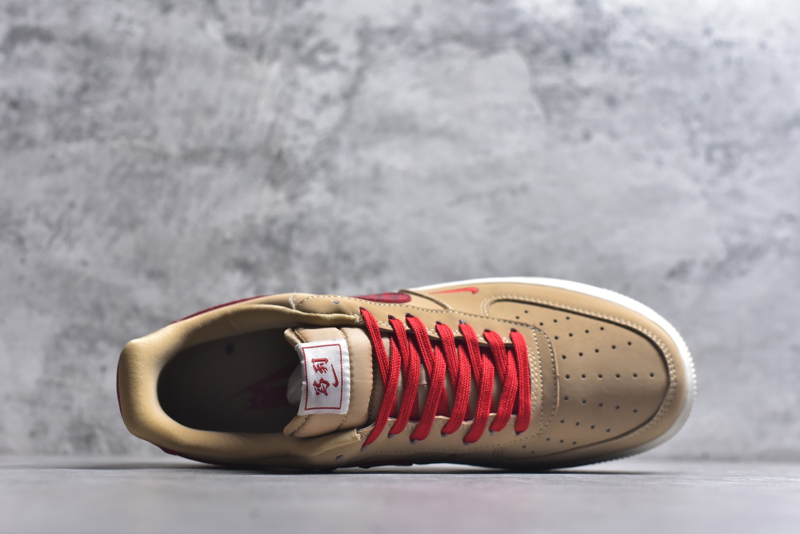 图片[4]-#海外限量发售！公司级NIke Air Force 1 \’07 Low “马年限定–赤砂丹红” 空军一号低帮 运动鞋 休闲鞋 折边针车 工艺难度大 原楦头原纸板 高端定制鞋盒 原厂鞋底 超高清洁度 细节完美 货号：DF0188-130 尺码：36 36.5 37.5 38 38.5 39 40 40.5 41 42 42.5 43 44 44.5 45-选品中心