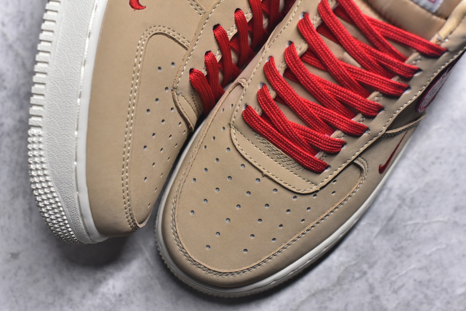 图片[8]-#海外限量发售！公司级NIke Air Force 1 \’07 Low “马年限定–赤砂丹红” 空军一号低帮 运动鞋 休闲鞋 折边针车 工艺难度大 原楦头原纸板 高端定制鞋盒 原厂鞋底 超高清洁度 细节完美 货号：DF0188-130 尺码：36 36.5 37.5 38 38.5 39 40 40.5 41 42 42.5 43 44 44.5 45-选品中心