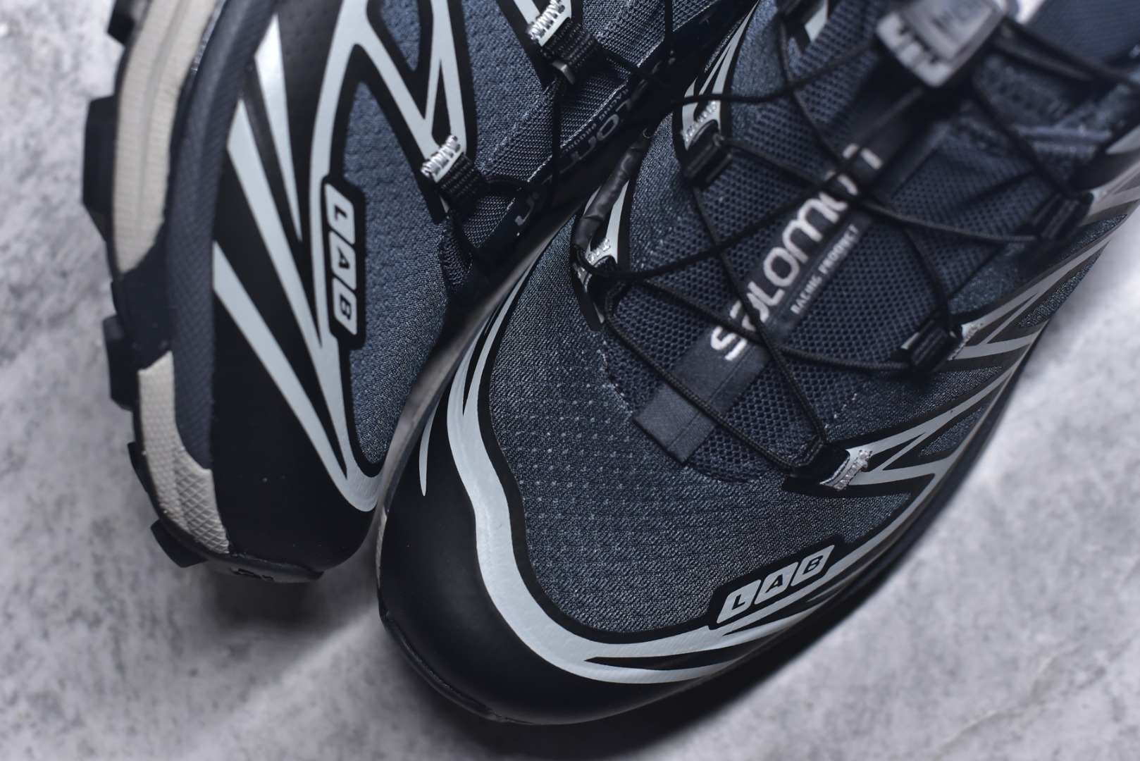 图片[8]-#Salomon XT-6 Expanse 一代 萨洛蒙复古潮流户外机能登山跑鞋 417170 纯原外贸平台特供订单 耗时半年巨作 全套原纸板楦头开发 原厂特供网布配套加持 确保原汁原味 完美呈现版型 原档数据独家私模五层组合大底 原装Ortholite轻量化鞋垫 中底布带钢印编号 原厂TPU锁扣 进口港宝加持 后跟自然饱满 还原公司包裹性 鞋面以“锯齿”状的包裹系统呈现 在基色底之下加入了各种色点缀 将公司的最新技术和时尚前卫的造型融入耐用的长跑款式中 鞋面由 TPU 薄膜制成 并焊接在高耐磨网眼上 使其既时尚又坚固 由 ACS底盘支撑 可增强稳定性和支撑力 以及由橡胶凸耳 Contragrip外底覆盖的 EVA 缓冲中底 旨在应对崎岖的地形 鞋舌上的彩色Salomon 标签、Quicklace 系统以及鞋头、鞋舌和鞋跟上的附加品牌使细节更加完美 让穿着者可以轻松驾驭户外与通勤下的任何运动生活场景 无缝鞋身户外随意纵横 颜值与脚感兼备 出街通勤 绝对非常吸睛 你值得拥有 尺码：36 36.5 37.5 38 38.5 39 40 40.5 41 42 42.5 43 44 44.5 45-选品中心