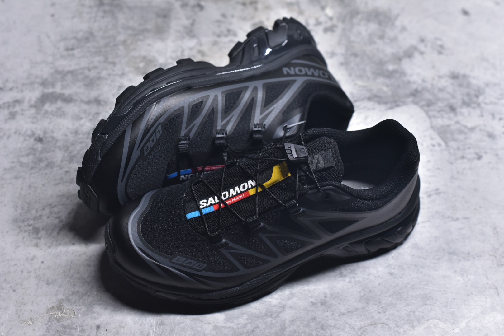 图片[7]-#SALOMON XT-6 萨洛蒙潮流越野机能户外功能鞋 黑色 410866 全新版本出货 好货不怕晚 品质 细节 材料都是肉眼可以见！ 售前售后也是其它工厂无法匹敌！ 纯原外贸平台特供订单 耗时半年巨作 全套原纸板楦头开发 原厂特供网布配套加持 确保原汁原味 完美呈现版型 原档数据独家私模五层组合大底 原装Ortholite轻量化鞋垫 中底布带钢印编号 原厂TPU锁扣 进口港宝加持 后跟自然饱满 还原公司包裹性 鞋面以“锯齿”状的包裹系统呈现 在基色底之下加入了各种色点缀 将公司的最新技术和时尚前卫的造型融入耐用的长跑款式中 鞋面由 TPU 薄膜制成 并焊接在高耐磨网眼上 使其既时尚又坚固 由 ACS底盘支撑 可增强稳定性和支撑力 以及由橡胶凸耳 Contragrip外底覆盖的 EVA 缓冲中底 旨在应对崎岖的地形 鞋舌上的彩色Salomon 标签、Quicklace 系统以及鞋头、鞋舌和鞋跟上的附加品牌使细节更加完美 让穿着者可以轻松驾驭户外与通勤下的任何运动生活场景 无缝鞋身户外随意纵横 颜值与脚感兼备 出街通勤 绝对非常吸睛 你值得拥有 尺码：36 36.5 37.5 38 38.5 39 40 40.5 41 42 42.5 43 44 44.5 45-选品中心
