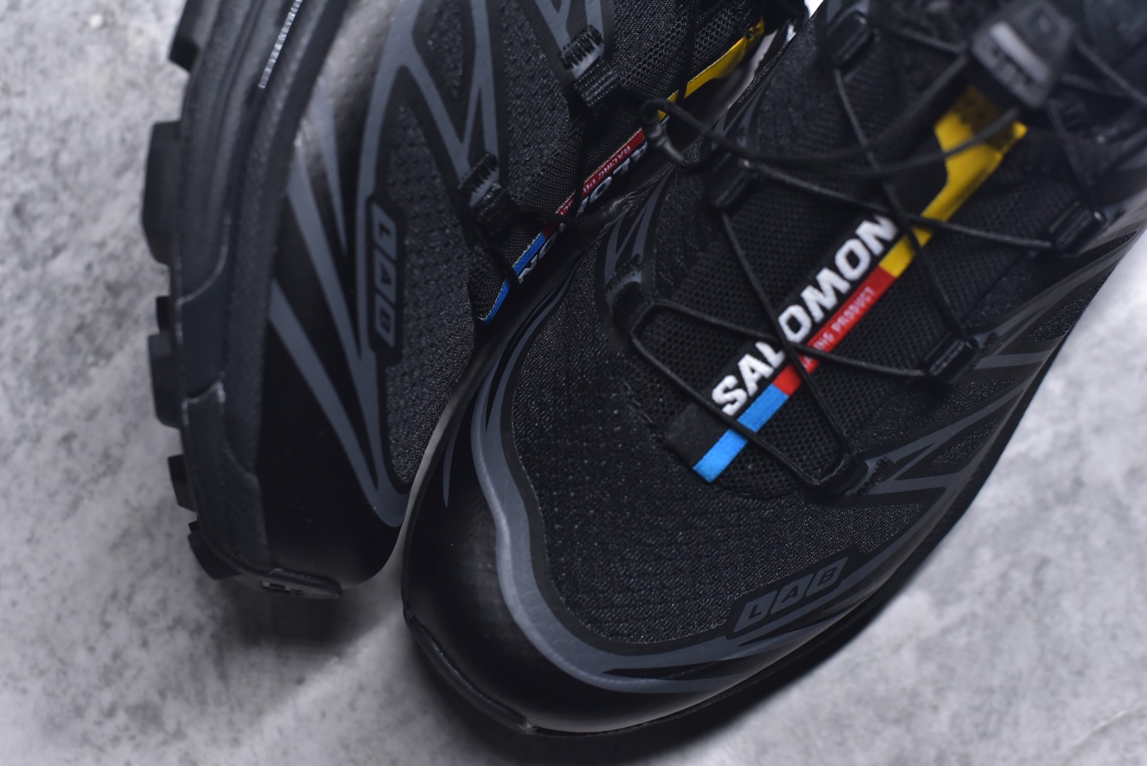 图片[8]-#SALOMON XT-6 萨洛蒙潮流越野机能户外功能鞋 黑色 410866 全新版本出货 好货不怕晚 品质 细节 材料都是肉眼可以见！ 售前售后也是其它工厂无法匹敌！ 纯原外贸平台特供订单 耗时半年巨作 全套原纸板楦头开发 原厂特供网布配套加持 确保原汁原味 完美呈现版型 原档数据独家私模五层组合大底 原装Ortholite轻量化鞋垫 中底布带钢印编号 原厂TPU锁扣 进口港宝加持 后跟自然饱满 还原公司包裹性 鞋面以“锯齿”状的包裹系统呈现 在基色底之下加入了各种色点缀 将公司的最新技术和时尚前卫的造型融入耐用的长跑款式中 鞋面由 TPU 薄膜制成 并焊接在高耐磨网眼上 使其既时尚又坚固 由 ACS底盘支撑 可增强稳定性和支撑力 以及由橡胶凸耳 Contragrip外底覆盖的 EVA 缓冲中底 旨在应对崎岖的地形 鞋舌上的彩色Salomon 标签、Quicklace 系统以及鞋头、鞋舌和鞋跟上的附加品牌使细节更加完美 让穿着者可以轻松驾驭户外与通勤下的任何运动生活场景 无缝鞋身户外随意纵横 颜值与脚感兼备 出街通勤 绝对非常吸睛 你值得拥有 尺码：36 36.5 37.5 38 38.5 39 40 40.5 41 42 42.5 43 44 44.5 45-选品中心