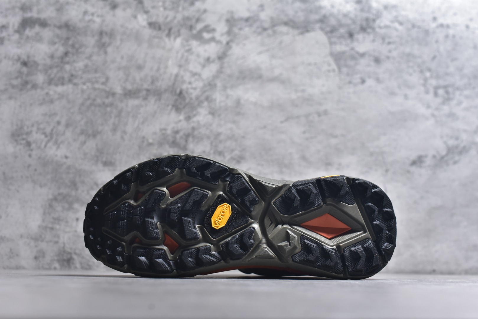 图片[6]-#HOKA ONE ONE Mafate Speed 4 飞速玛法特4代系列低帮轻量户外越野休闲运动慢跑鞋“褐色”1129930/AQL #采用全新单程提花网面鞋面材质 #内嵌超轻EVA缓震鞋垫 #搭载双密度PROFLY+轻盈弹性泡棉中底 #外置牵引齿花橡胶底块 尺码：36 36.5 37 38 38.5 39 40 40.5 41 42 42.5 43 44 45-选品中心