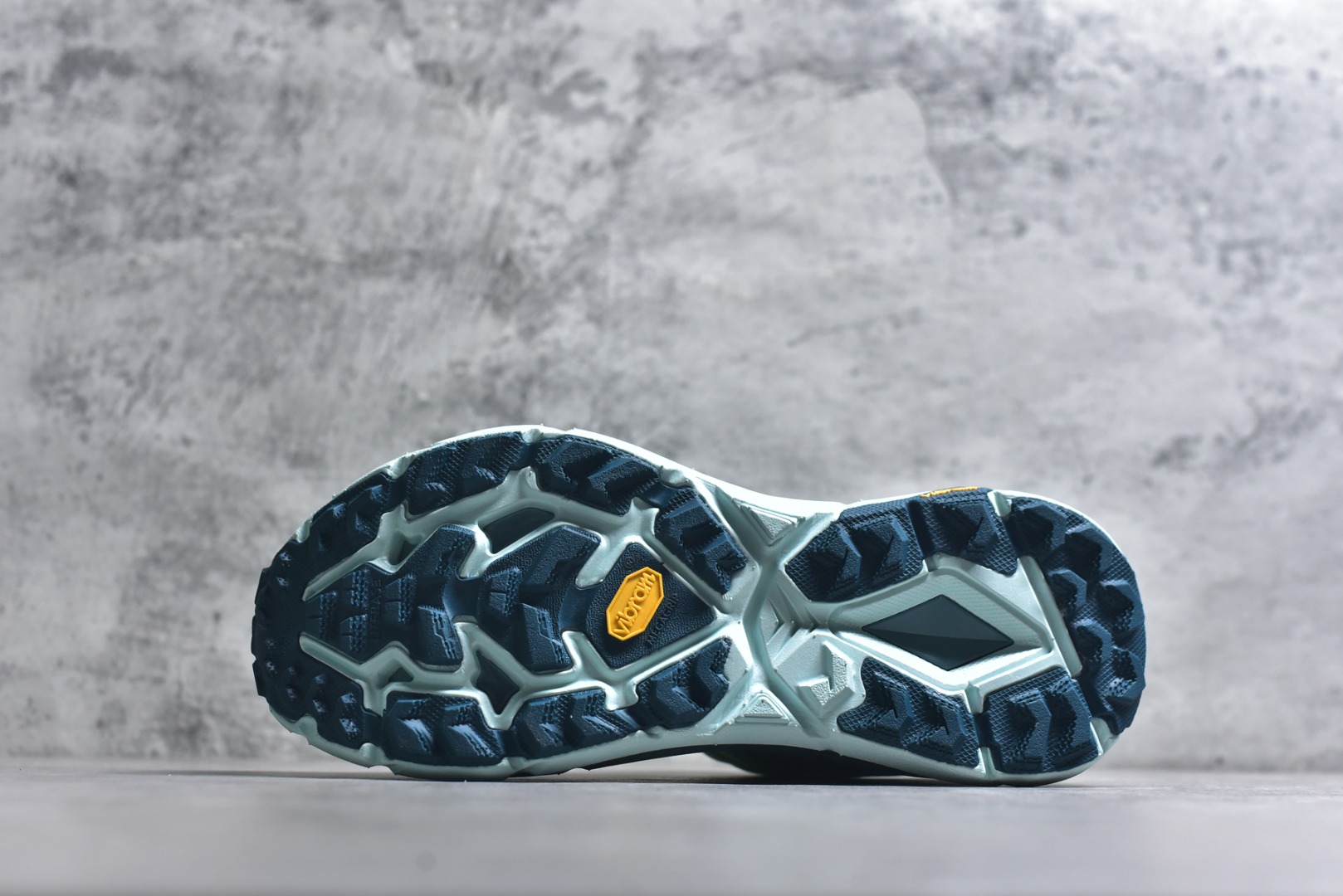 图片[6]-# HOKA ONE ONE Mafate Speed 4 飞速玛法特4代系列低帮轻量户外越野休闲运动慢跑鞋“褐色”1131056/LGOM #采用全新单程提花网面鞋面材质 #内嵌超轻EVA缓震鞋垫 #搭载双密度PROFLY+轻盈弹性泡棉中底 #外置牵引齿花橡胶底块 尺码：36 36.5 37 38 38.5 39 40 40.5 41 42 42.5 43 44 45-选品中心