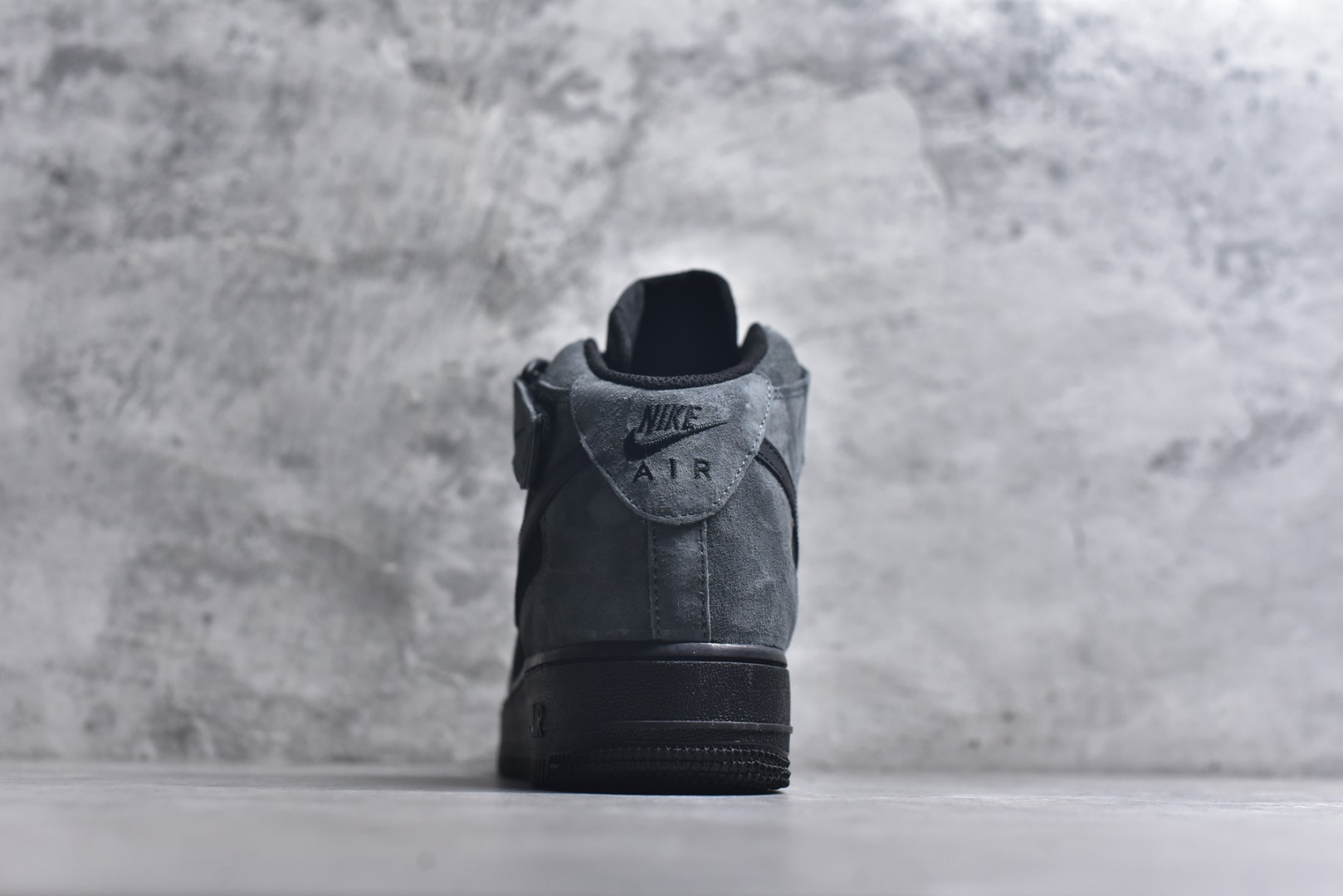 图片[5]-#官方爆款定制 秋冬新款Nike Air Force 1 MID全麂皮 空军一号中帮休闲板鞋 头成麂皮 定制鞋盒 原楦原纸板 纯正空军版型 内置全掌气垫 货号：ZH0316-167 尺码：36 36.5 37.5 38 38.5 39 40 40.5 41 42 42.5 43 44 44.5 45-选品中心