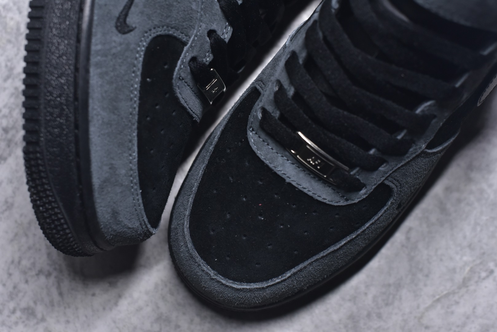 图片[8]-#官方爆款定制 秋冬新款Nike Air Force 1 MID全麂皮 空军一号中帮休闲板鞋 头成麂皮 定制鞋盒 原楦原纸板 纯正空军版型 内置全掌气垫 货号：ZH0316-167 尺码：36 36.5 37.5 38 38.5 39 40 40.5 41 42 42.5 43 44 44.5 45-选品中心