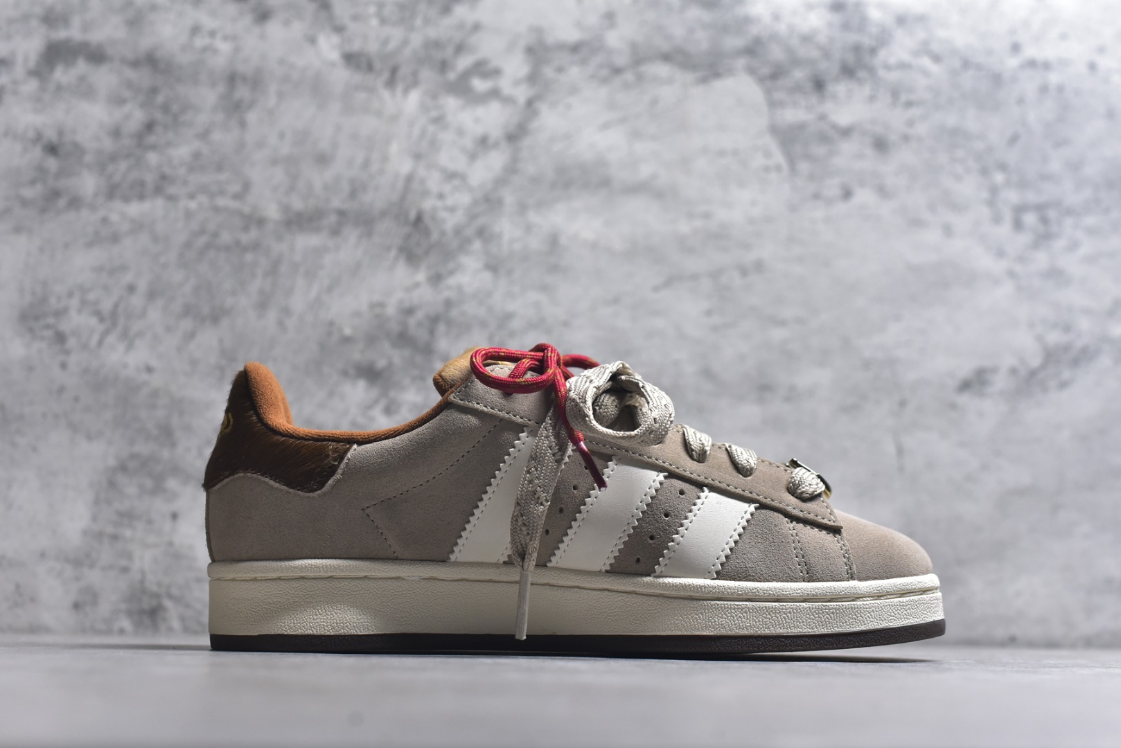 图片[3]-#AD 阿迪 Campus 00s 新年限定\”马年 \” 低帮休闲板鞋 KJ8724 尺码：35.5 36 36 36.5 37 38 38.5 39 40 40.5 41 42 42.5 43 44 44.5 45-选品中心