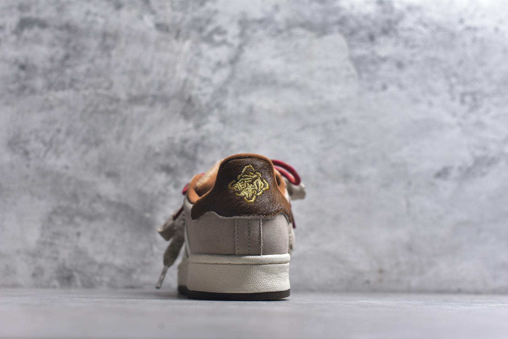 图片[5]-#AD 阿迪 Campus 00s 新年限定\”马年 \” 低帮休闲板鞋 KJ8724 尺码：35.5 36 36 36.5 37 38 38.5 39 40 40.5 41 42 42.5 43 44 44.5 45-选品中心