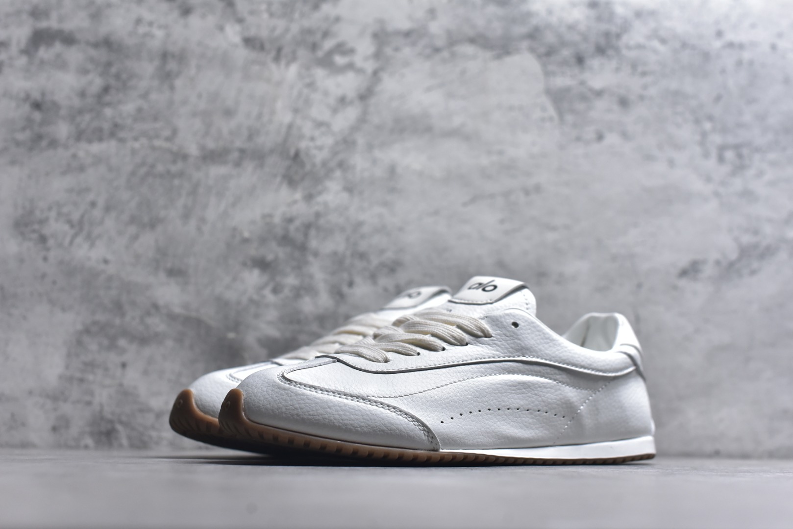 图片[2]-#Alo Yoga Sunset Sneaker 徳训生活休闲鞋 货号：A0891U 尺码：36 36.5 37 37.5 38 38.5 39 40 41 41.5 42 42.5 43 44 45-选品中心