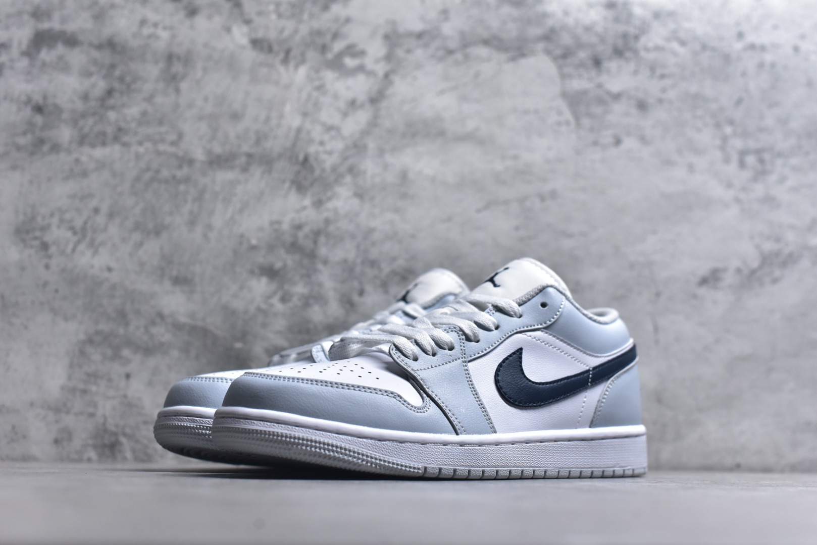 图片[2]-#AJ1低帮 Jordan Air Jordan 1 舒适经典 减震 低帮 复古篮球鞋 男女款 浅蓝白 货号：553558 400 尺码：36 36.5 37.5 38 38.5 39 40 40.5 41 42 42.5 43 44 44.5 45 46-选品中心