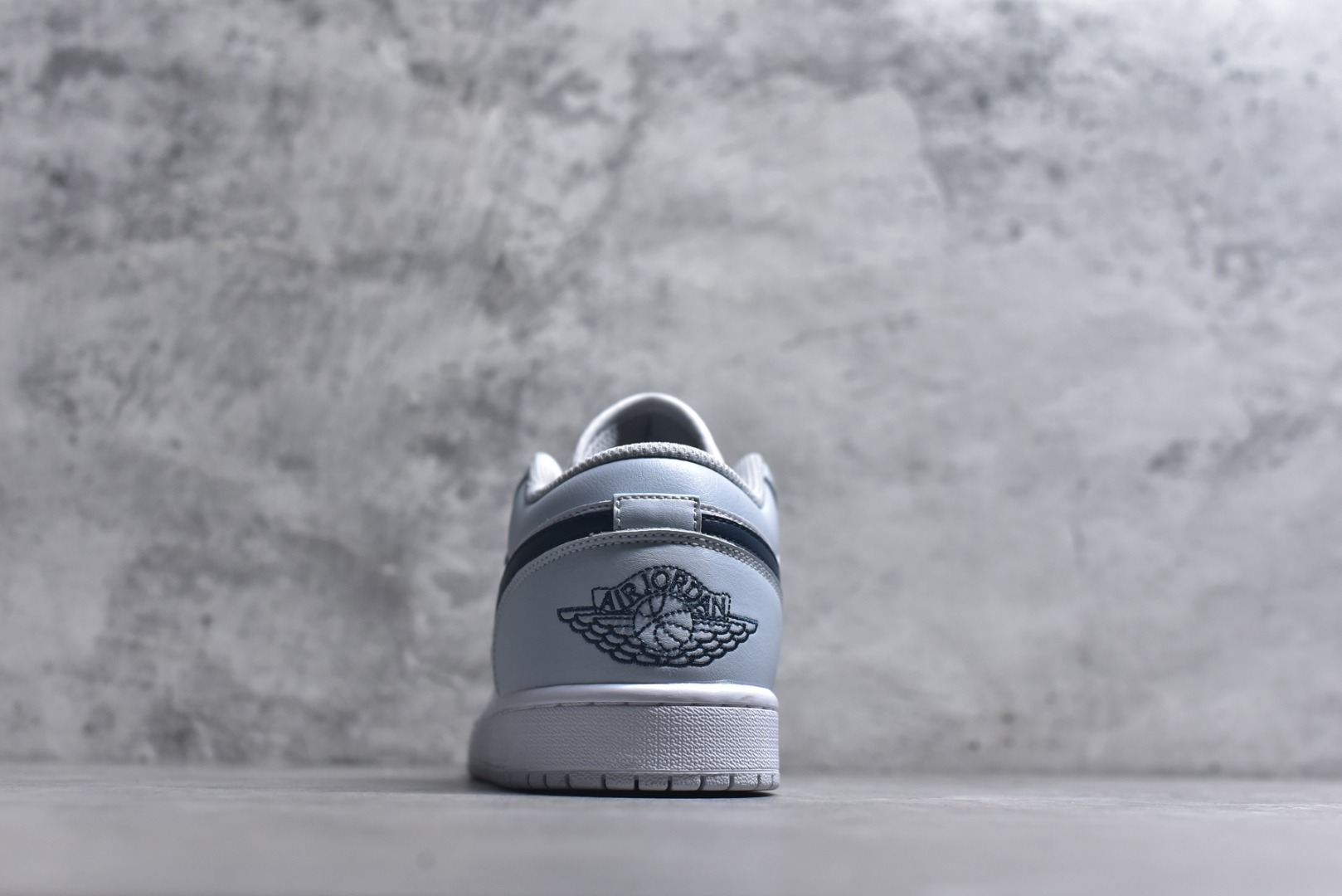 图片[5]-#AJ1低帮 Jordan Air Jordan 1 舒适经典 减震 低帮 复古篮球鞋 男女款 浅蓝白 货号：553558 400 尺码：36 36.5 37.5 38 38.5 39 40 40.5 41 42 42.5 43 44 44.5 45 46-选品中心
