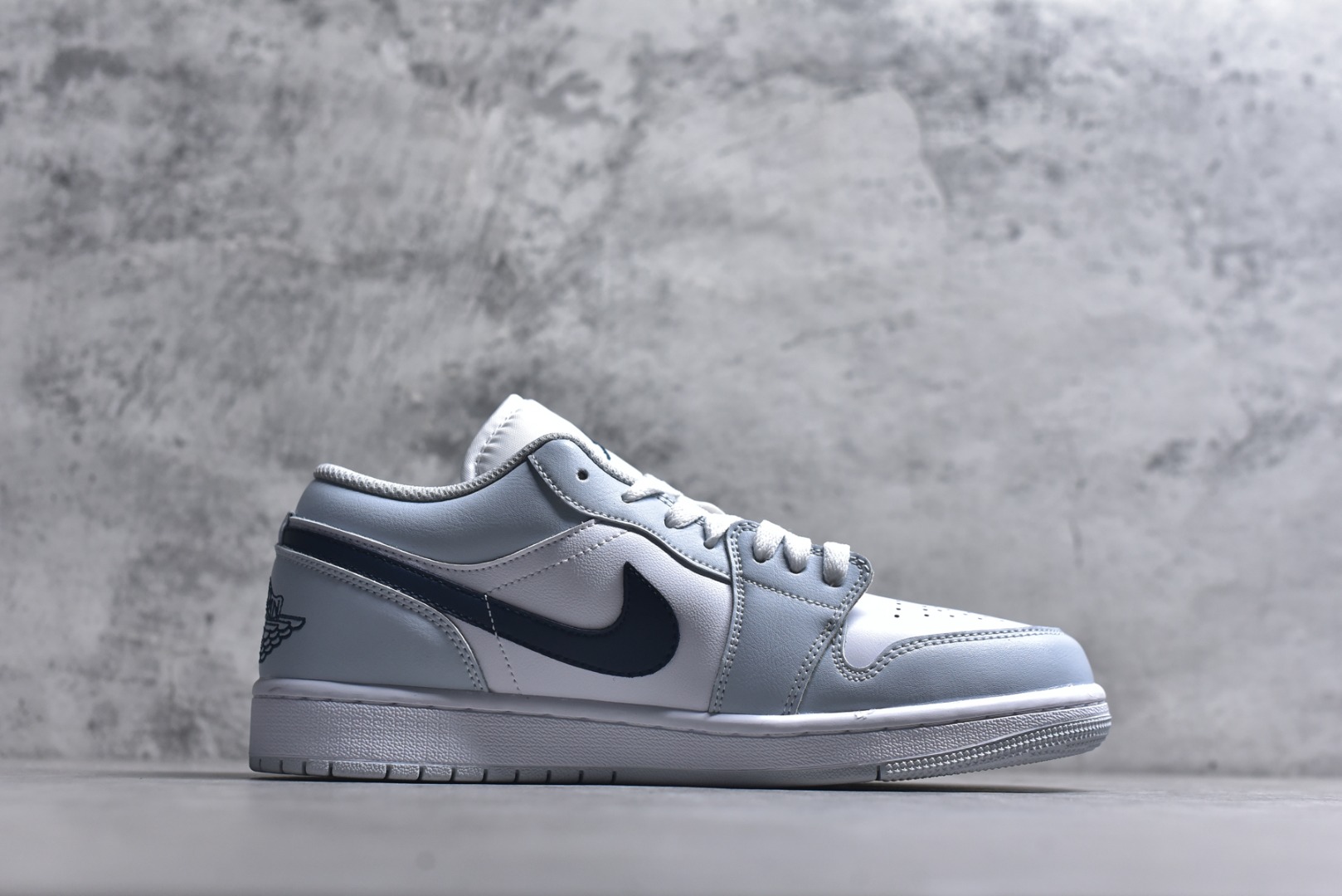 图片[3]-#AJ1低帮 Jordan Air Jordan 1 舒适经典 减震 低帮 复古篮球鞋 男女款 浅蓝白 货号：553558 400 尺码：36 36.5 37.5 38 38.5 39 40 40.5 41 42 42.5 43 44 44.5 45 46-选品中心