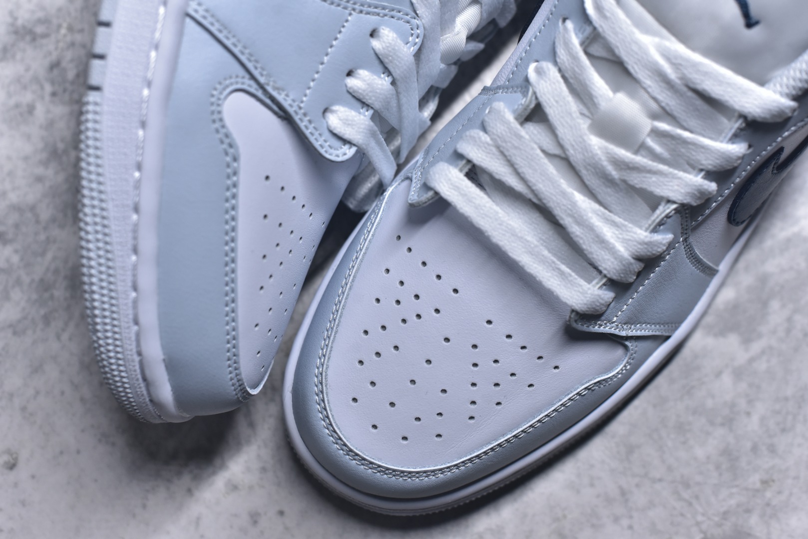 图片[8]-#AJ1低帮 Jordan Air Jordan 1 舒适经典 减震 低帮 复古篮球鞋 男女款 浅蓝白 货号：553558 400 尺码：36 36.5 37.5 38 38.5 39 40 40.5 41 42 42.5 43 44 44.5 45 46-选品中心