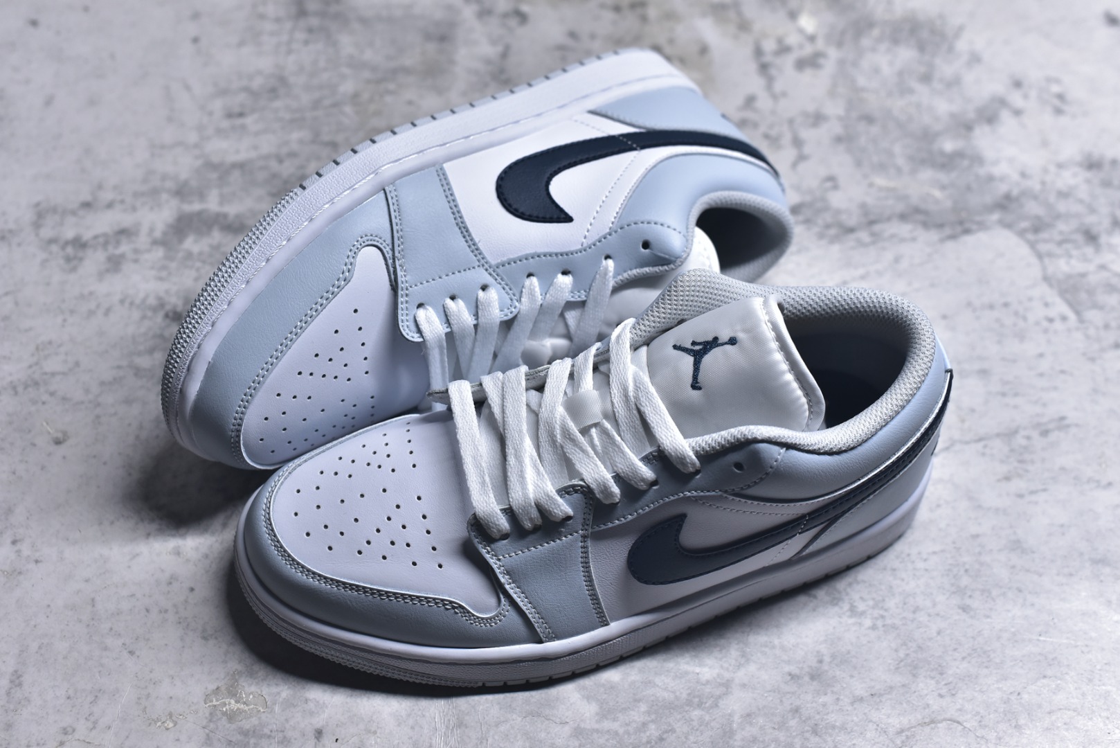 图片[7]-#AJ1低帮 Jordan Air Jordan 1 舒适经典 减震 低帮 复古篮球鞋 男女款 浅蓝白 货号：553558 400 尺码：36 36.5 37.5 38 38.5 39 40 40.5 41 42 42.5 43 44 44.5 45 46-选品中心