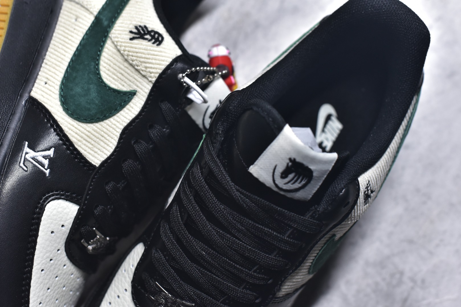 图片[9]-#海外限量发售！公司级NIke Air Force 1 \’07 Low “马年限定–黑松奶霜” 空军一号低帮 运动鞋 休闲鞋 折边针车 工艺难度大 原楦头原纸板 高端定制鞋盒 原厂鞋底 超高清洁度 细节完美 货号：XY9025-005 尺码：36 36.5 37.5 38 38.5 39 40 40.5 41 42 42.5 43 44 44.5 45-选品中心