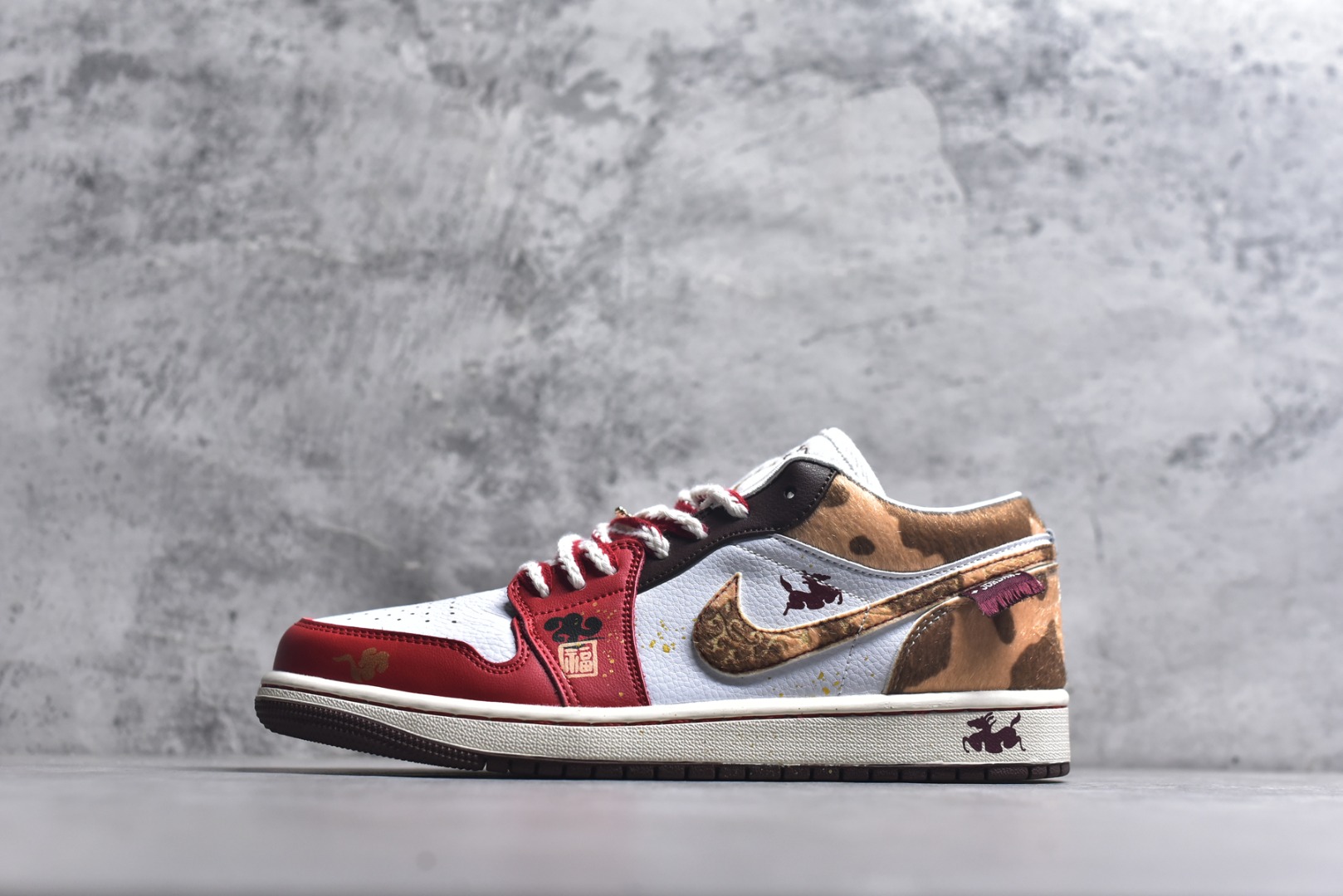 #AJ1低帮 Jordan Air Jordan 1 福马红金 马年限定 CNY新年款 舒适贴合 纹样 传统美学 耐磨 低帮 复古篮球鞋 男女款 红棕色 货号：IQ5321 121 尺码：36 36.5 37.5 38 38.5 39 40 40.5 41 42 42.5 43 44 44.5 45 46-选品中心