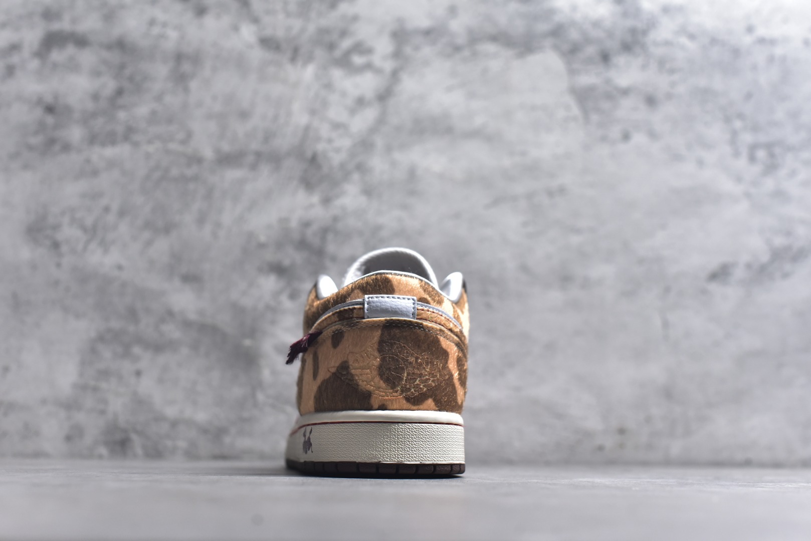 图片[5]-#AJ1低帮 Jordan Air Jordan 1 福马红金 马年限定 CNY新年款 舒适贴合 纹样 传统美学 耐磨 低帮 复古篮球鞋 男女款 红棕色 货号：IQ5321 121 尺码：36 36.5 37.5 38 38.5 39 40 40.5 41 42 42.5 43 44 44.5 45 46-选品中心