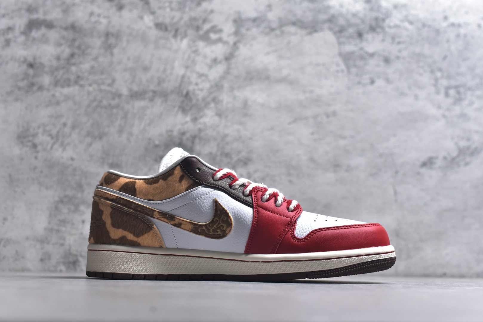 图片[3]-#AJ1低帮 Jordan Air Jordan 1 福马红金 马年限定 CNY新年款 舒适贴合 纹样 传统美学 耐磨 低帮 复古篮球鞋 男女款 红棕色 货号：IQ5321 121 尺码：36 36.5 37.5 38 38.5 39 40 40.5 41 42 42.5 43 44 44.5 45 46-选品中心