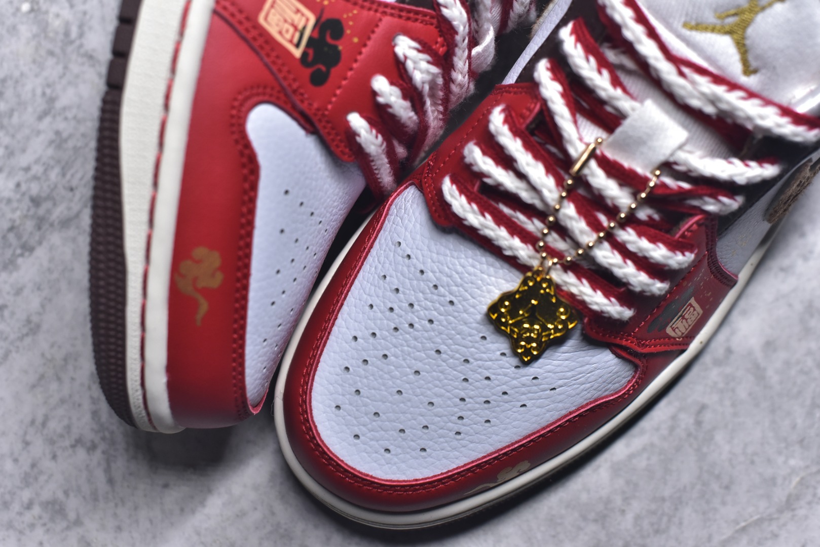 图片[8]-#AJ1低帮 Jordan Air Jordan 1 福马红金 马年限定 CNY新年款 舒适贴合 纹样 传统美学 耐磨 低帮 复古篮球鞋 男女款 红棕色 货号：IQ5321 121 尺码：36 36.5 37.5 38 38.5 39 40 40.5 41 42 42.5 43 44 44.5 45 46-选品中心