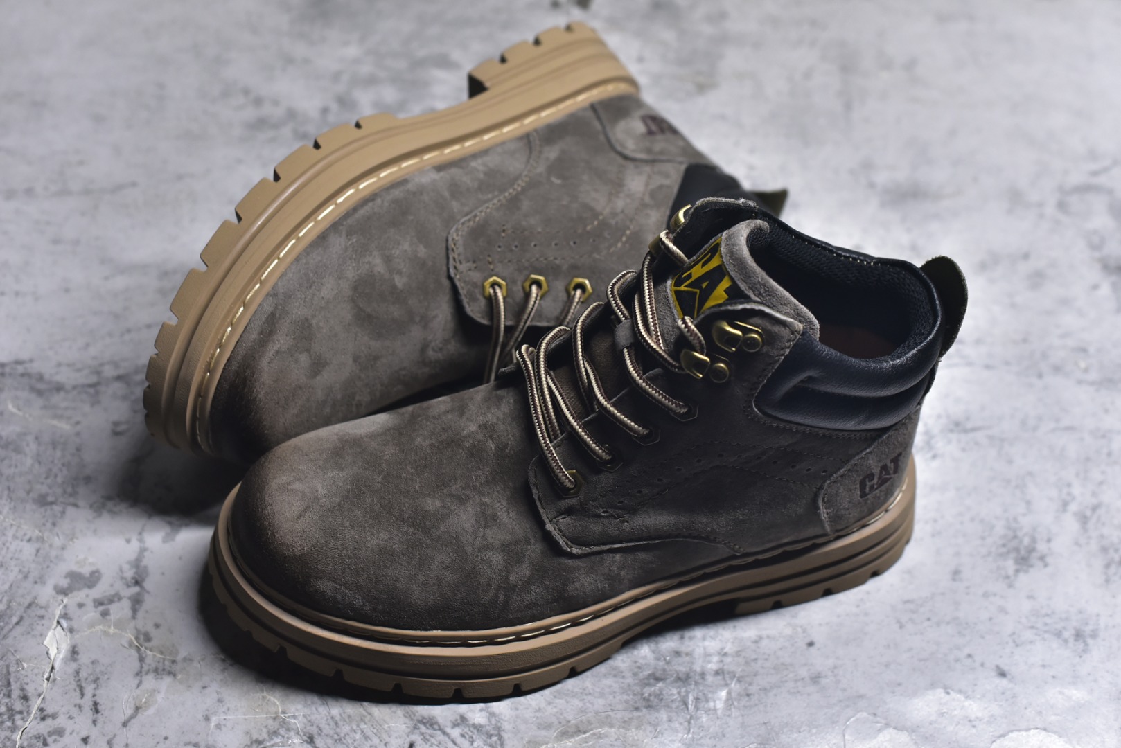 图片[7]-#2025秋冬款CAT卡特 硬汉推土机品牌经典百搭户外中帮休闲马丁靴广东大厂品质 秋冬新款 时尚潮流搭配 面料釆用意大利进口磨砂牛皮 全鞋真牛皮材料 大底到五金都是代工厂原材料制作 好货不杀猪 首单质量严格把控 全套官网统一包装 今年冬季防寒户外专用产品 日常随意搭配 型男必备 尺码：39 40 41 42 43 44 (皮鞋码)-选品中心