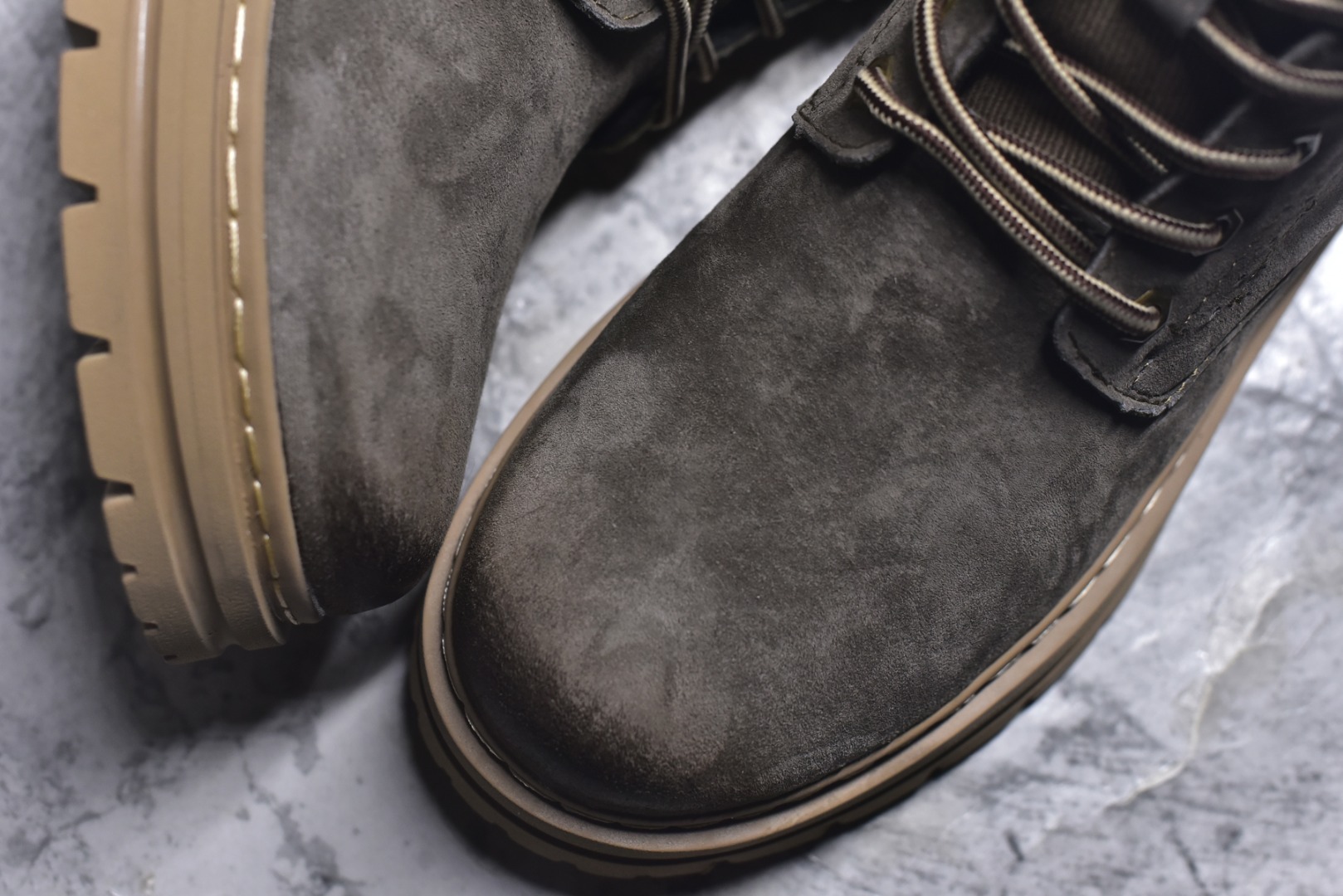 图片[8]-#2025秋冬款CAT卡特 硬汉推土机品牌经典百搭户外中帮休闲马丁靴广东大厂品质 秋冬新款 时尚潮流搭配 面料釆用意大利进口磨砂牛皮 全鞋真牛皮材料 大底到五金都是代工厂原材料制作 好货不杀猪 首单质量严格把控 全套官网统一包装 今年冬季防寒户外专用产品 日常随意搭配 型男必备 尺码：39 40 41 42 43 44 (皮鞋码)-选品中心
