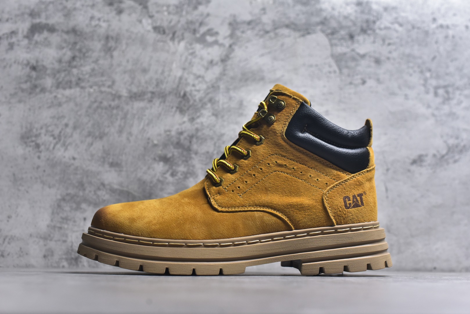 #2025秋冬款CAT卡特 硬汉推土机品牌经典百搭户外中帮休闲马丁靴广东大厂品质 秋冬新款 时尚潮流搭配 面料釆用意大利进口磨砂牛皮 全鞋真牛皮材料 大底到五金都是代工厂原材料制作 好货不杀猪 首单质量严格把控 全套官网统一包装 今年冬季防寒户外专用产品 日常随意搭配 型男必备 尺码：39 40 41 42 43 44 (皮鞋码)-选品中心