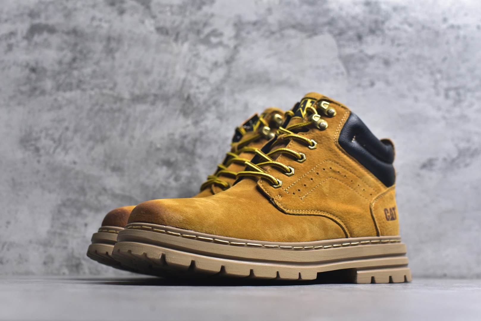 图片[2]-#2025秋冬款CAT卡特 硬汉推土机品牌经典百搭户外中帮休闲马丁靴广东大厂品质 秋冬新款 时尚潮流搭配 面料釆用意大利进口磨砂牛皮 全鞋真牛皮材料 大底到五金都是代工厂原材料制作 好货不杀猪 首单质量严格把控 全套官网统一包装 今年冬季防寒户外专用产品 日常随意搭配 型男必备 尺码：39 40 41 42 43 44 (皮鞋码)-选品中心