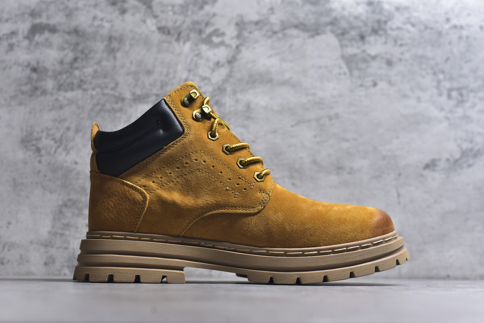 图片[3]-#2025秋冬款CAT卡特 硬汉推土机品牌经典百搭户外中帮休闲马丁靴广东大厂品质 秋冬新款 时尚潮流搭配 面料釆用意大利进口磨砂牛皮 全鞋真牛皮材料 大底到五金都是代工厂原材料制作 好货不杀猪 首单质量严格把控 全套官网统一包装 今年冬季防寒户外专用产品 日常随意搭配 型男必备 尺码：39 40 41 42 43 44 (皮鞋码)-选品中心