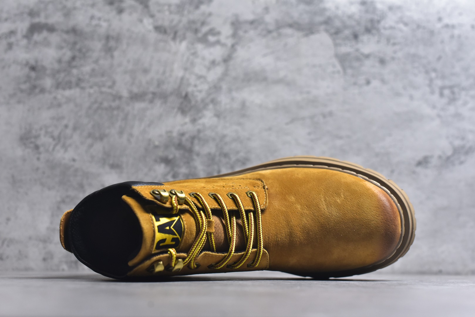 图片[4]-#2025秋冬款CAT卡特 硬汉推土机品牌经典百搭户外中帮休闲马丁靴广东大厂品质 秋冬新款 时尚潮流搭配 面料釆用意大利进口磨砂牛皮 全鞋真牛皮材料 大底到五金都是代工厂原材料制作 好货不杀猪 首单质量严格把控 全套官网统一包装 今年冬季防寒户外专用产品 日常随意搭配 型男必备 尺码：39 40 41 42 43 44 (皮鞋码)-选品中心