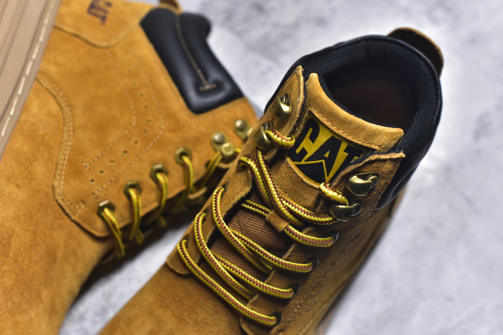 图片[9]-#2025秋冬款CAT卡特 硬汉推土机品牌经典百搭户外中帮休闲马丁靴广东大厂品质 秋冬新款 时尚潮流搭配 面料釆用意大利进口磨砂牛皮 全鞋真牛皮材料 大底到五金都是代工厂原材料制作 好货不杀猪 首单质量严格把控 全套官网统一包装 今年冬季防寒户外专用产品 日常随意搭配 型男必备 尺码：39 40 41 42 43 44 (皮鞋码)-选品中心