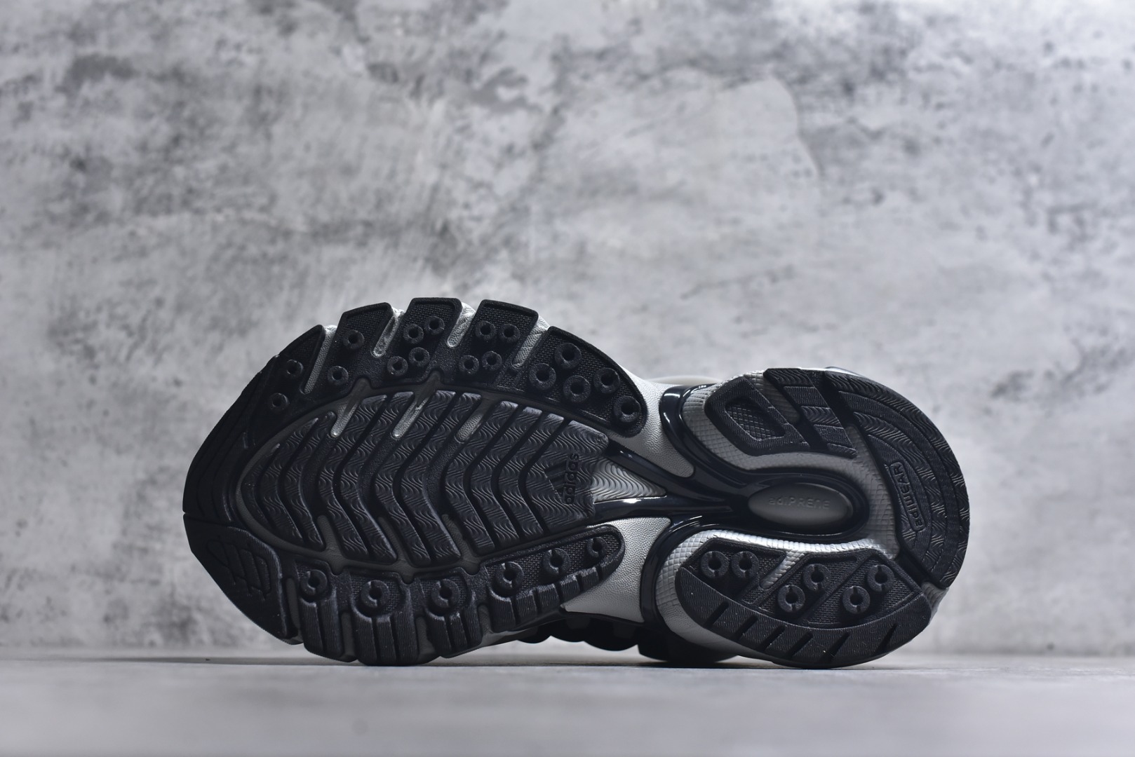 图片[6]-#「水母鞋」来了!携手老搭档菲董(法瑞尔·威廉姆斯) Pharrell Williams x AD Virgina Adistar Jellyfish 阿迪之星水母系列低帮老爹风复古透气缓震休闲运动慢跑鞋“白黑绿”JP9265 #升级原楦开发版型 #采用呼吸网眼布组合透气网眼布组合TUP框架鞋面材质 #中底嵌入PU缓震物料 #外置耐磨橡胶大底❗️ 尺码：36-45-选品中心