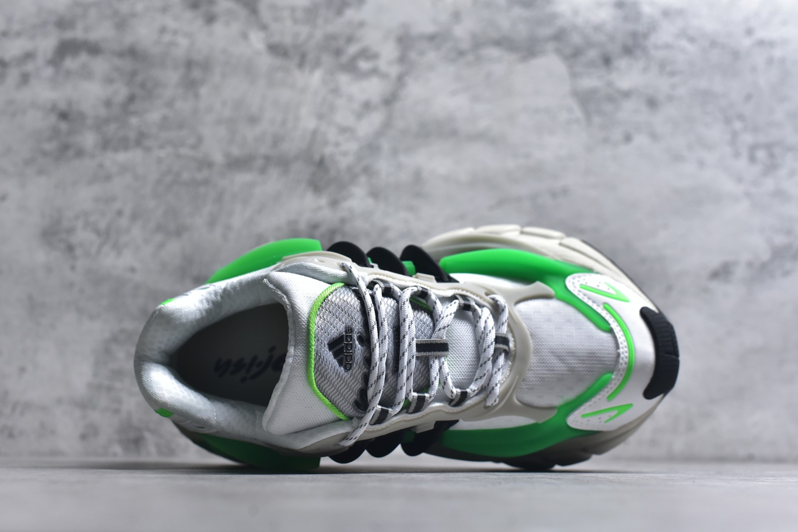 图片[4]-#「水母鞋」来了!携手老搭档菲董(法瑞尔·威廉姆斯) Pharrell Williams x AD Virgina Adistar Jellyfish 阿迪之星水母系列低帮老爹风复古透气缓震休闲运动慢跑鞋“白黑绿”JP9260 #升级原楦开发版型 #采用呼吸网眼布组合透气网眼布组合TUP框架鞋面材质 #中底嵌入PU缓震物料 #外置耐磨橡胶大底❗️ 尺码：36-45-选品中心