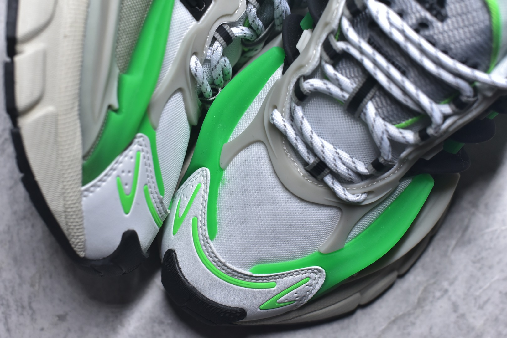 图片[8]-#「水母鞋」来了!携手老搭档菲董(法瑞尔·威廉姆斯) Pharrell Williams x AD Virgina Adistar Jellyfish 阿迪之星水母系列低帮老爹风复古透气缓震休闲运动慢跑鞋“白黑绿”JP9260 #升级原楦开发版型 #采用呼吸网眼布组合透气网眼布组合TUP框架鞋面材质 #中底嵌入PU缓震物料 #外置耐磨橡胶大底❗️ 尺码：36-45-选品中心