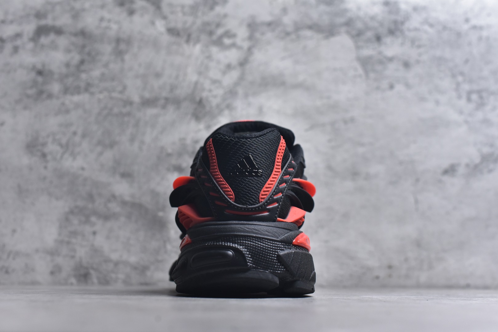 图片[5]-#「水母鞋」来了!携手老搭档菲董(法瑞尔·威廉姆斯) Pharrell Williams x AD Virgina Adistar Jellyfish 阿迪之星水母系列低帮老爹风复古透气缓震休闲运动慢跑鞋“白黑绿”JP6759 #升级原楦开发版型 #采用呼吸网眼布组合透气网眼布组合TUP框架鞋面材质 #中底嵌入PU缓震物料 #外置耐磨橡胶大底❗️ 尺码：-选品中心