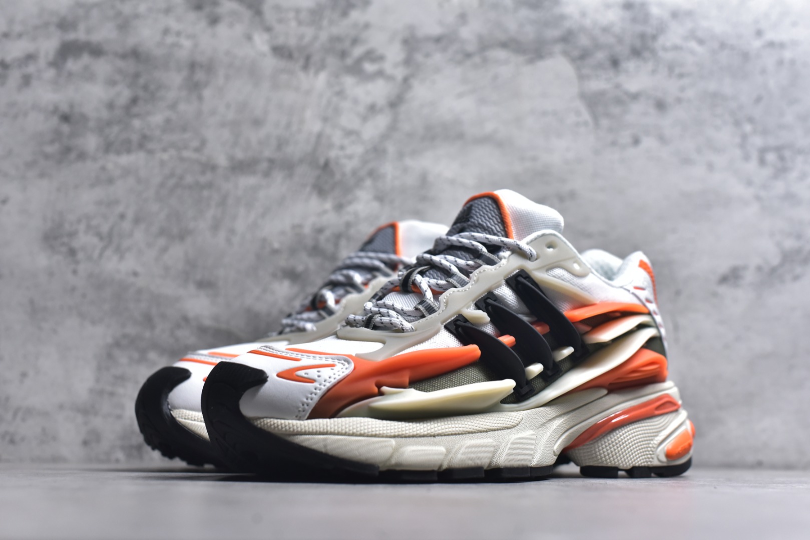 图片[2]-#「水母鞋」来了!携手老搭档菲董(法瑞尔·威廉姆斯) Pharrell Williams x AD Virgina Adistar Jellyfish 阿迪之星水母系列低帮老爹风复古透气缓震休闲运动慢跑鞋“白黑绿”JP9261 #升级原楦开发版型 #采用呼吸网眼布组合透气网眼布组合TUP框架鞋面材质 #中底嵌入PU缓震物料 #外置耐磨橡胶大底❗️ 尺码：36-45-选品中心