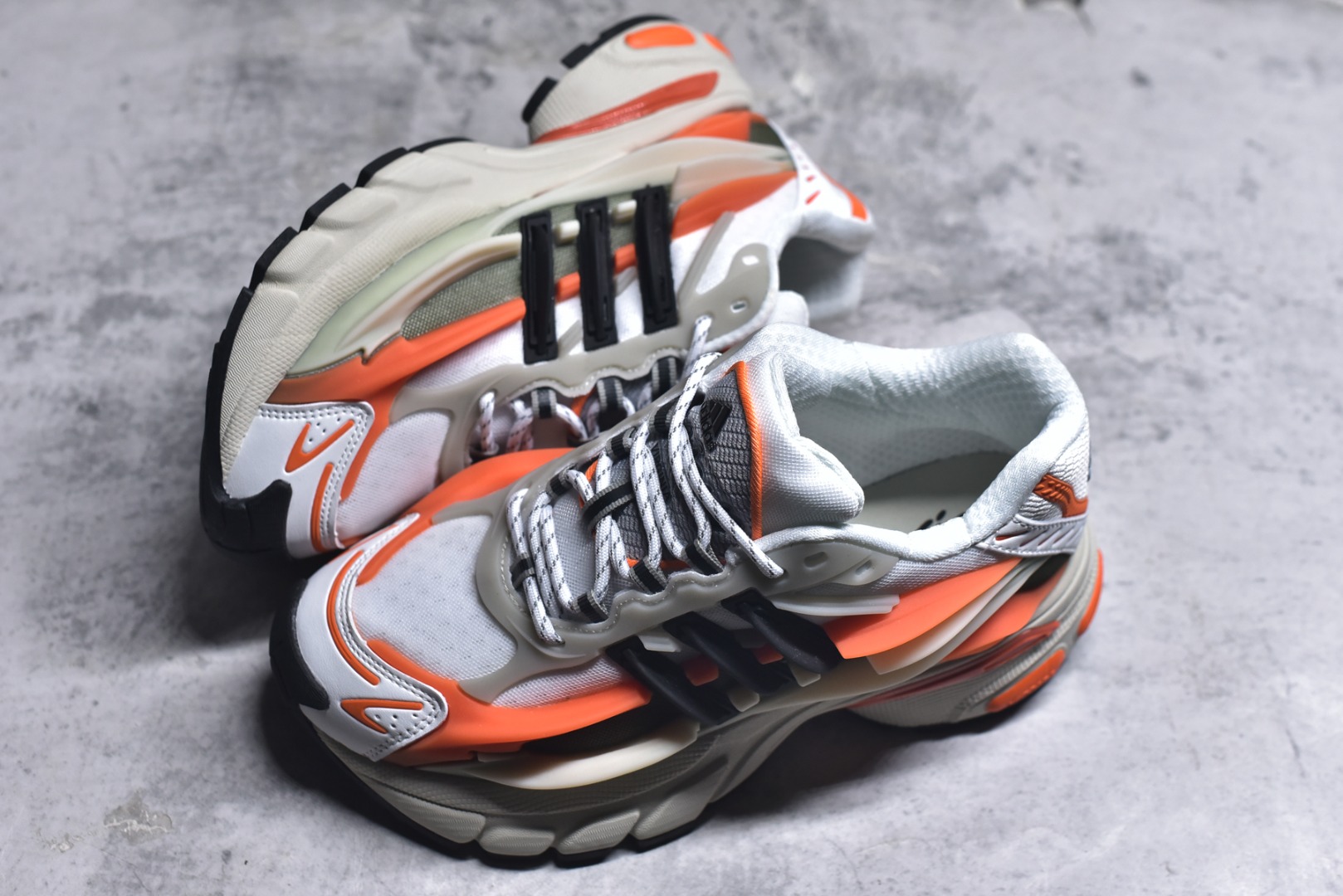 图片[7]-#「水母鞋」来了!携手老搭档菲董(法瑞尔·威廉姆斯) Pharrell Williams x AD Virgina Adistar Jellyfish 阿迪之星水母系列低帮老爹风复古透气缓震休闲运动慢跑鞋“白黑绿”JP9261 #升级原楦开发版型 #采用呼吸网眼布组合透气网眼布组合TUP框架鞋面材质 #中底嵌入PU缓震物料 #外置耐磨橡胶大底❗️ 尺码：36-45-选品中心