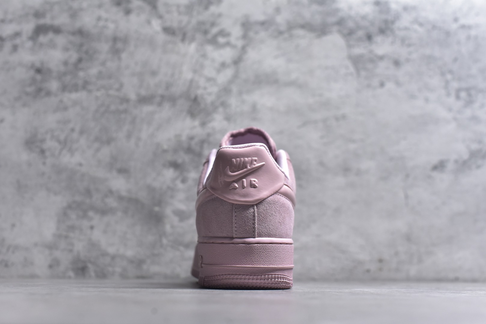 图片[5]-#耐克Nike AIR FORCE 1’07空军一号低帮百搭休闲运动板鞋。柔软、弹性十足的缓震性能和出色的中底设计，横跨复古与现代的外型结合，造就出风靡全球三十多年的Force 1。 货号：HV4406-601 尺码：36 36.5 37.5 38 38.5 39 40 40.5 41 42 42.5 43 44 45-选品中心